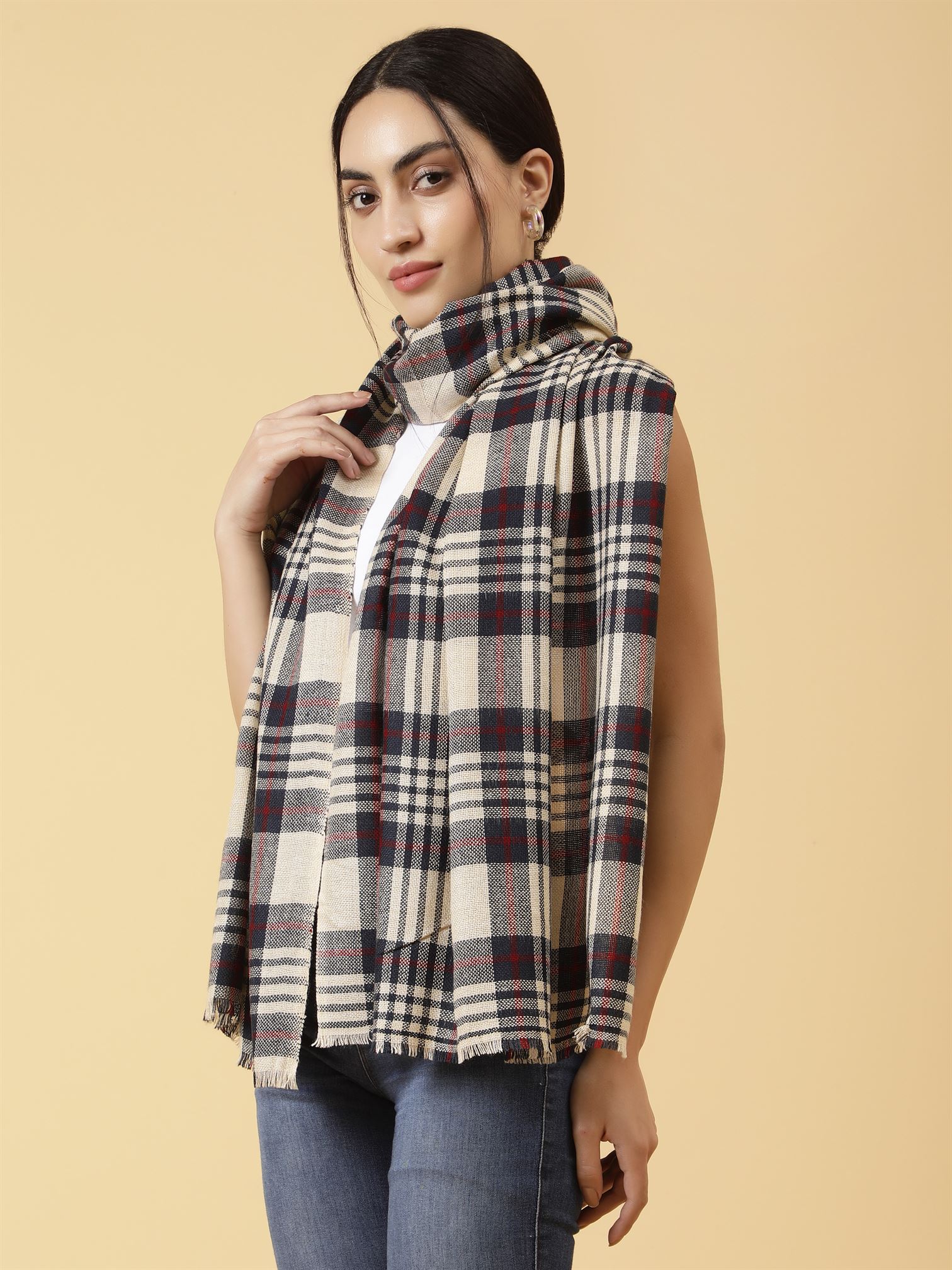 checked-knitted-stole-mcmmst4244-3