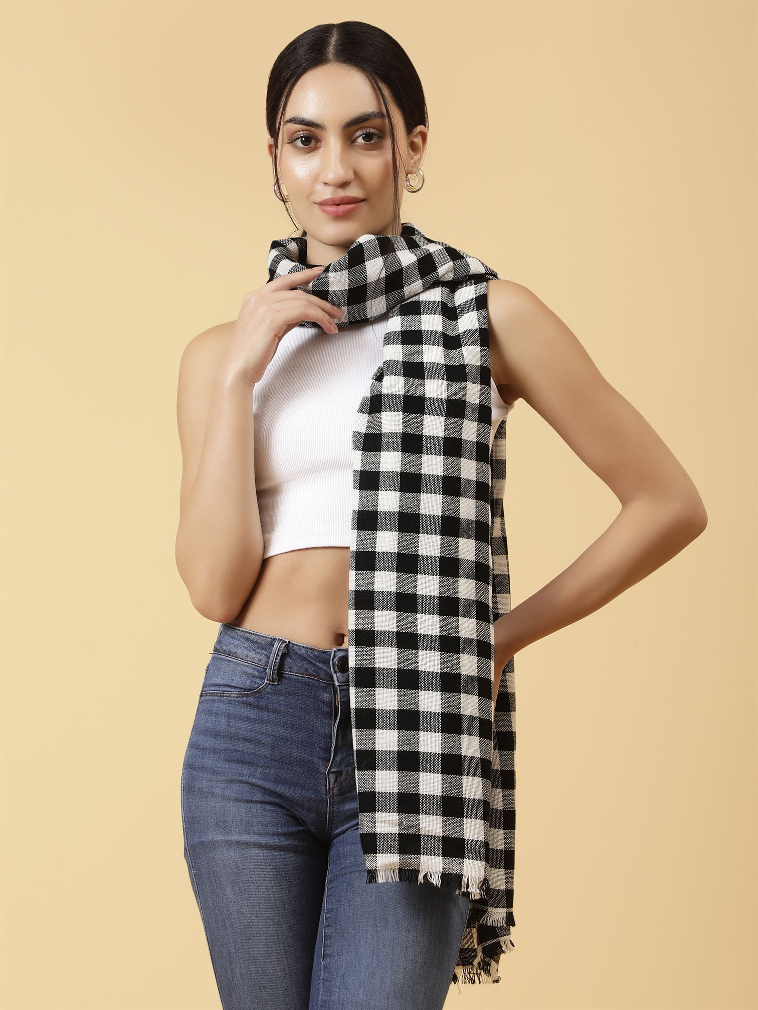 checked-knitted-stole-mcmmst4245-2
