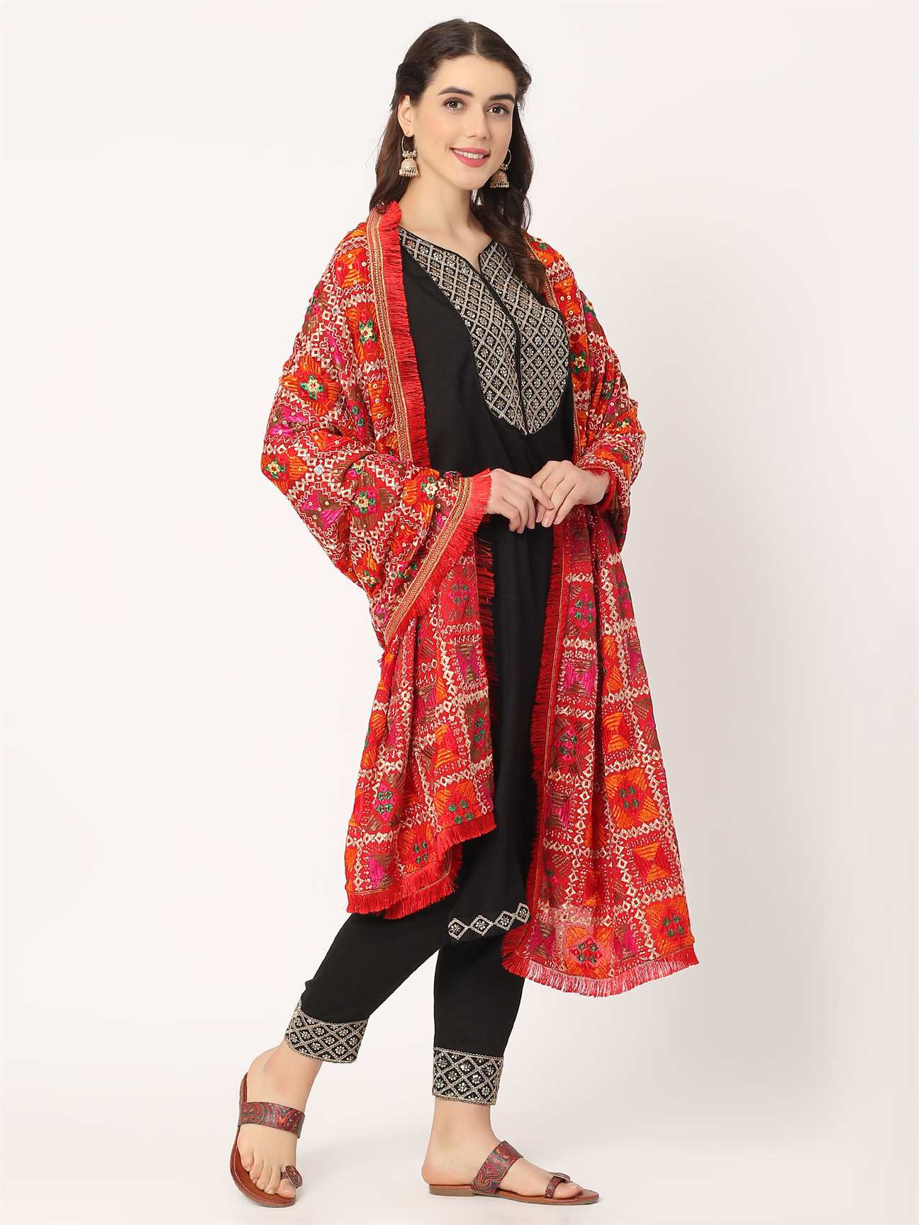 red-multicolour-embroidery-phulkari-dupatta-with-beads-MCRCPD0117