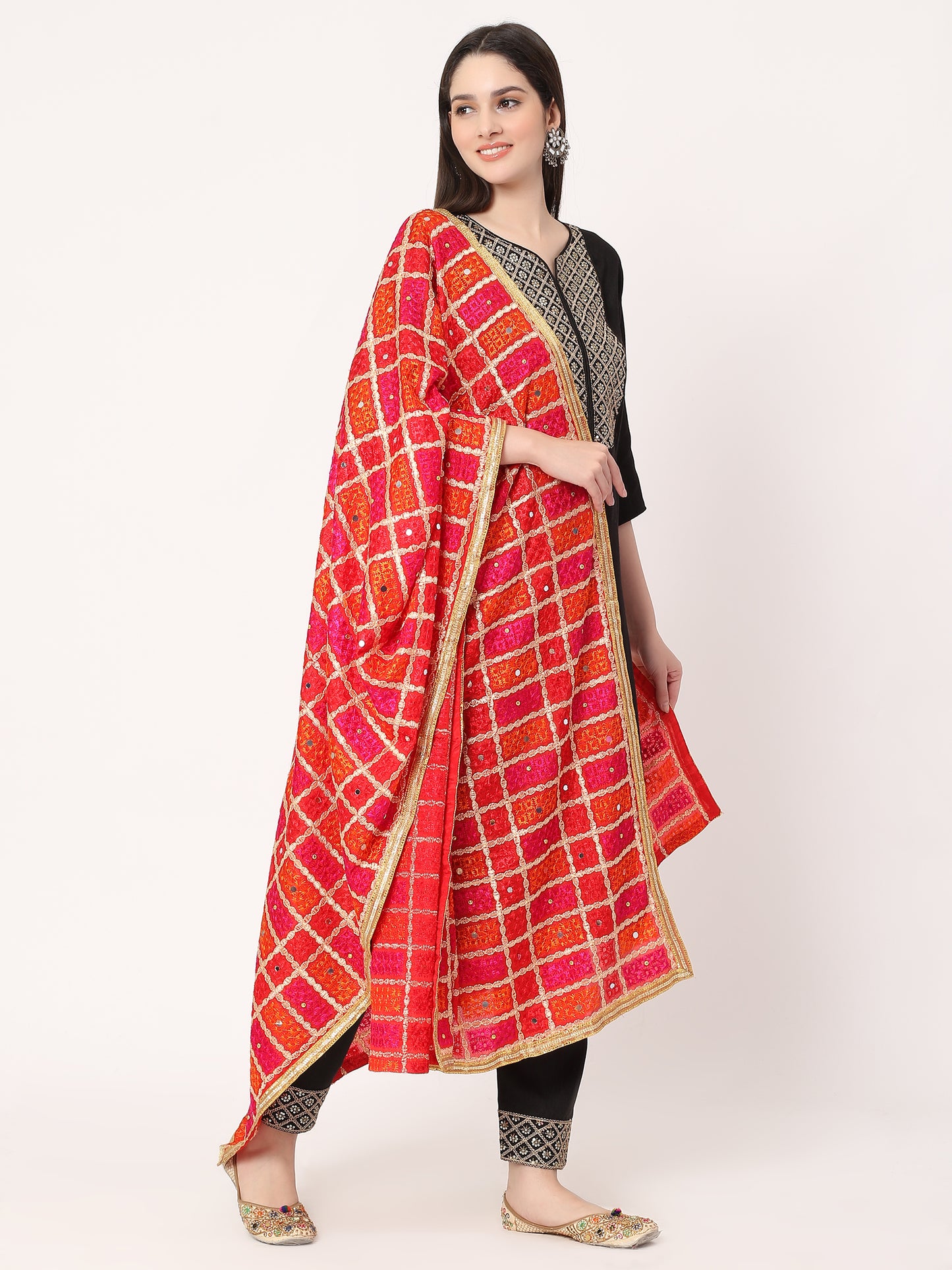 red-embroidery-phulkari-dupattai-with-mirror-work-MCRCPD0133