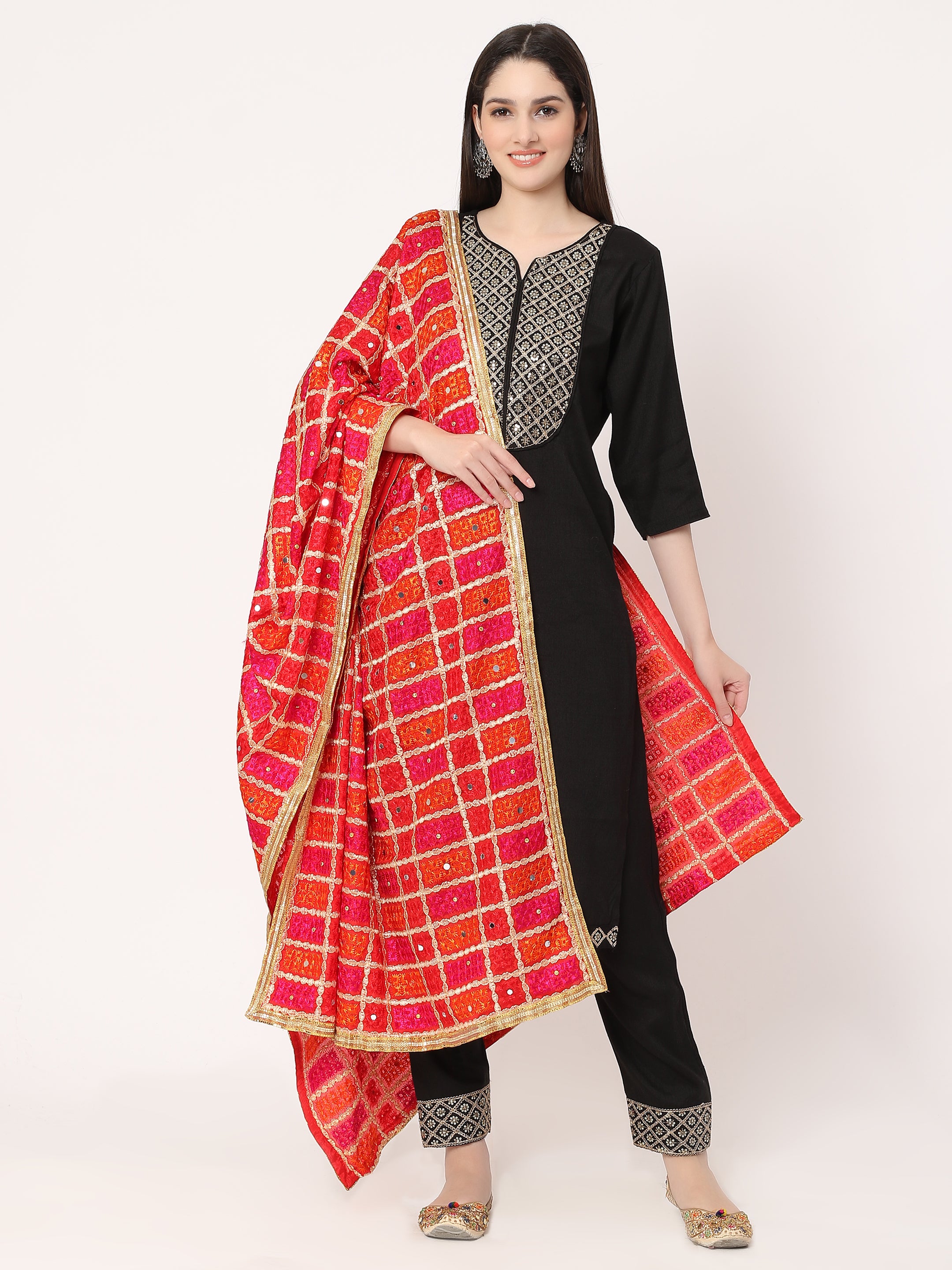 red-embroidery-phulkari-dupattai-with-mirror-work-MCRCPD0133