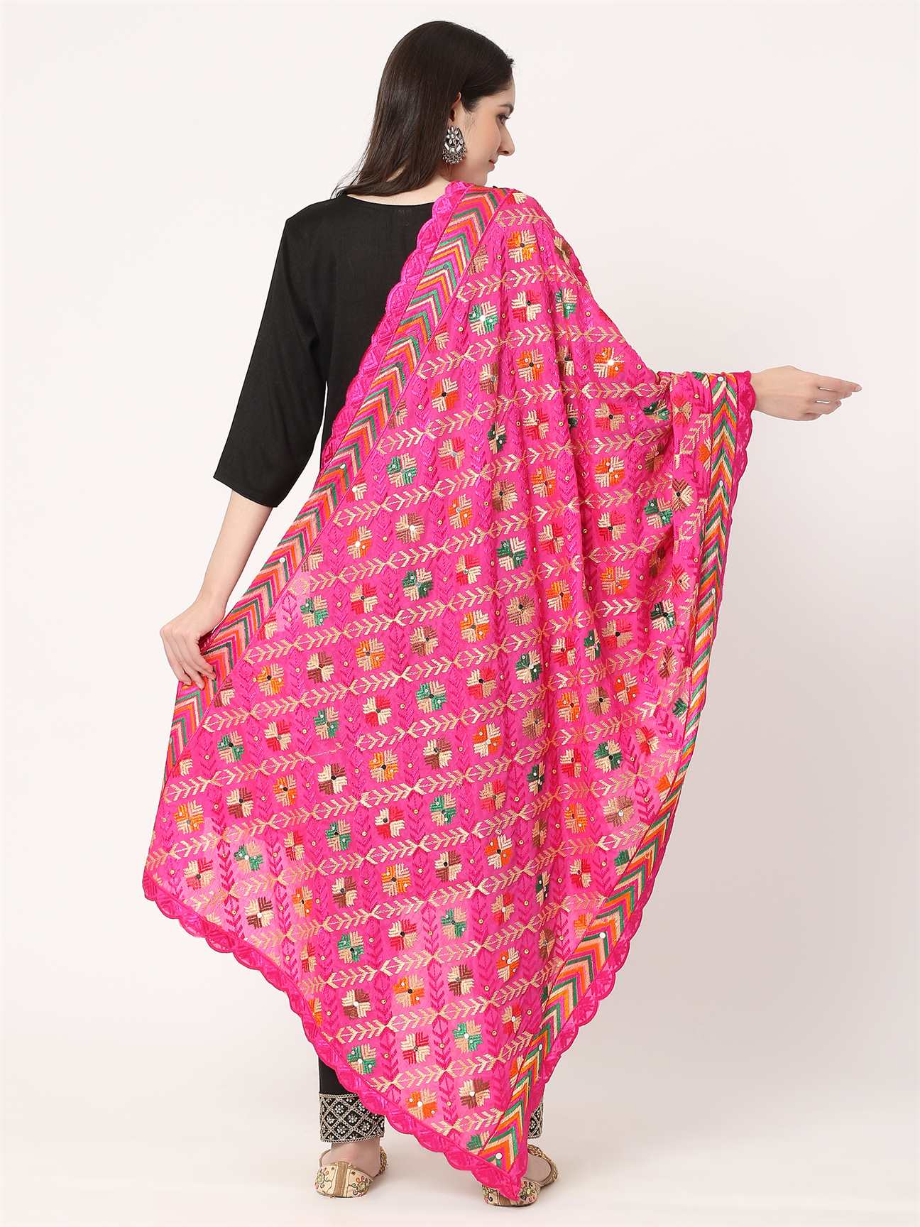 magenta-embroidery-phulkari-dupatta-with-lace-border-MCRCPD0142