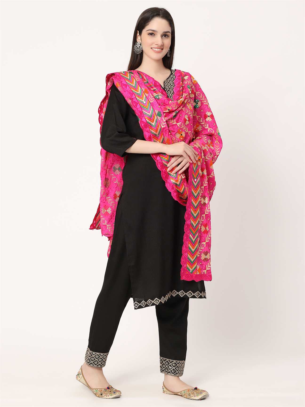 magenta-embroidery-phulkari-dupatta-with-lace-border-MCRCPD0142