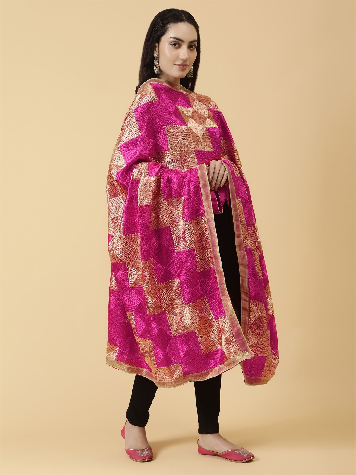 magenta-phulkari-dupatta-mcrcpd0217-moda-chales-3