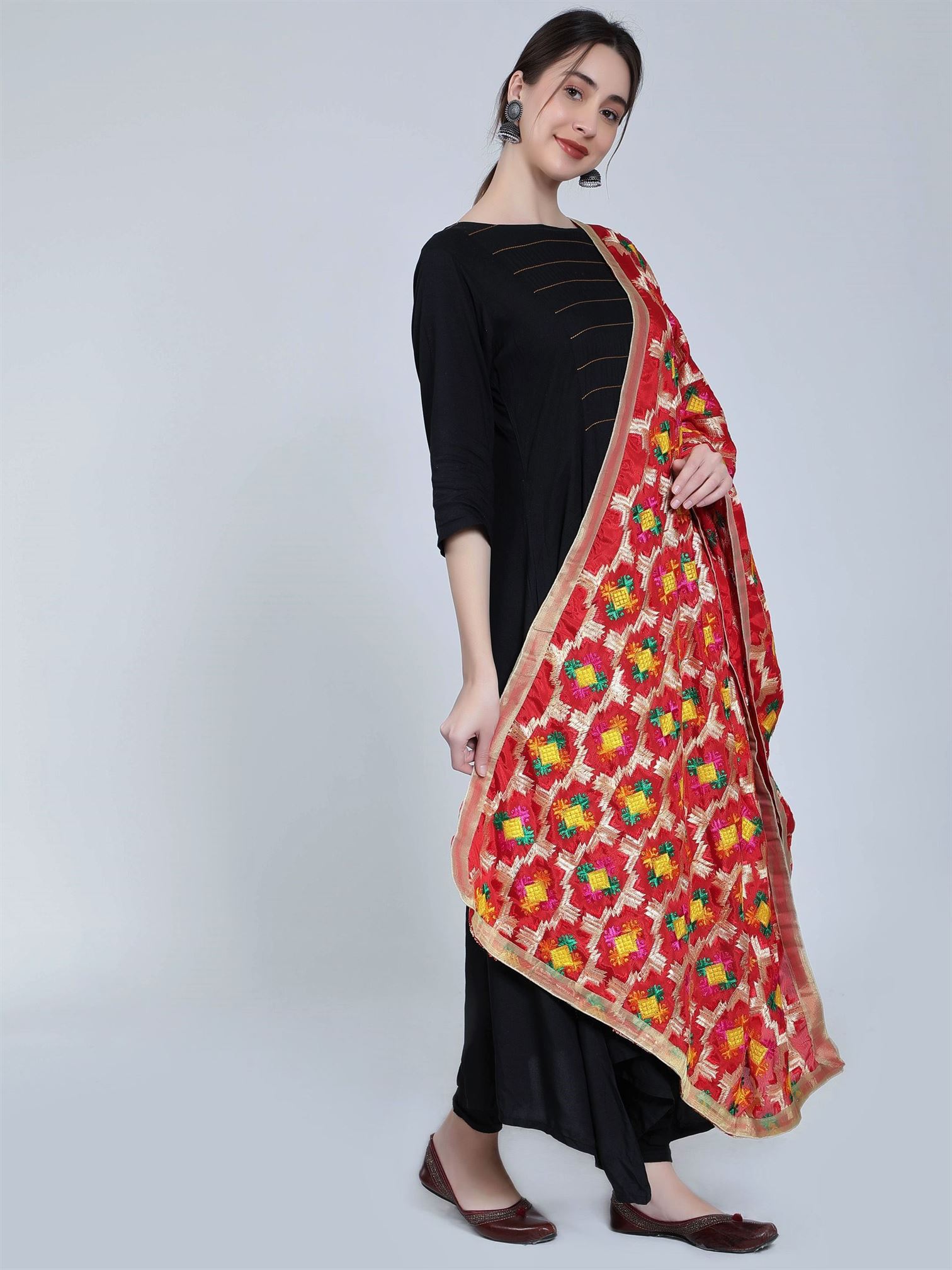 red-multicolour-phulkari-dupatta-mcrcpd4096-5