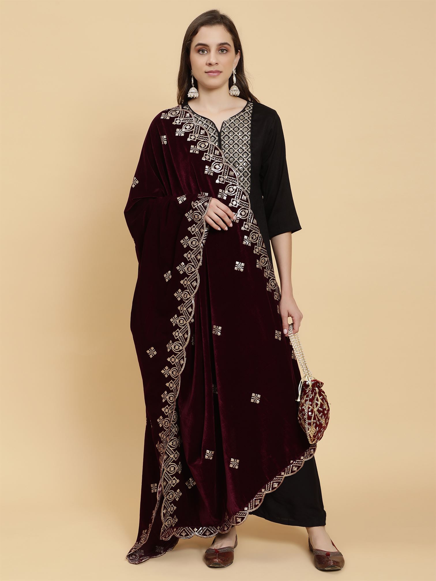 burgundy-embellished-velvet-dupatta-mcrcvd7202-moda-chales-5