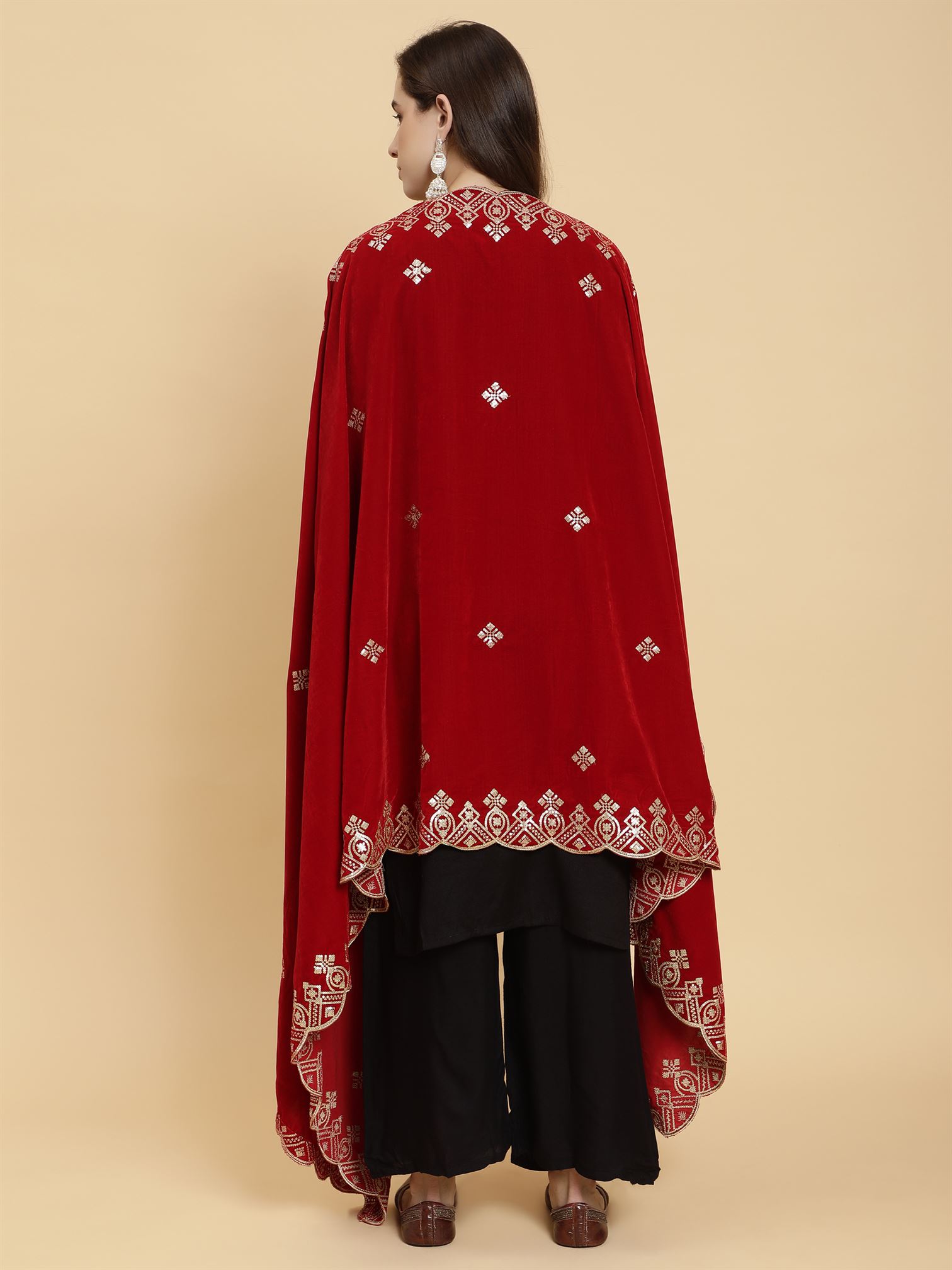 red-embellished-velvet-dupatta-mcrcvd7203-moda-chales-5