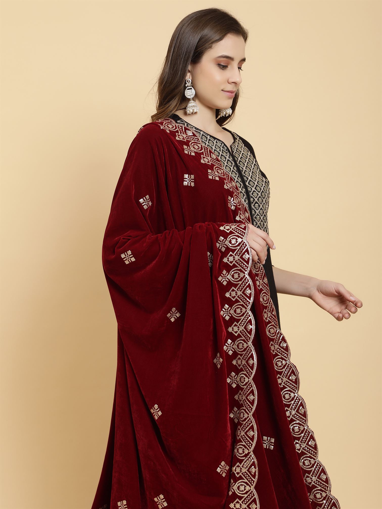 maroon-embellished-velvet-dupatta-mcrcvd7204-moda-chales-3