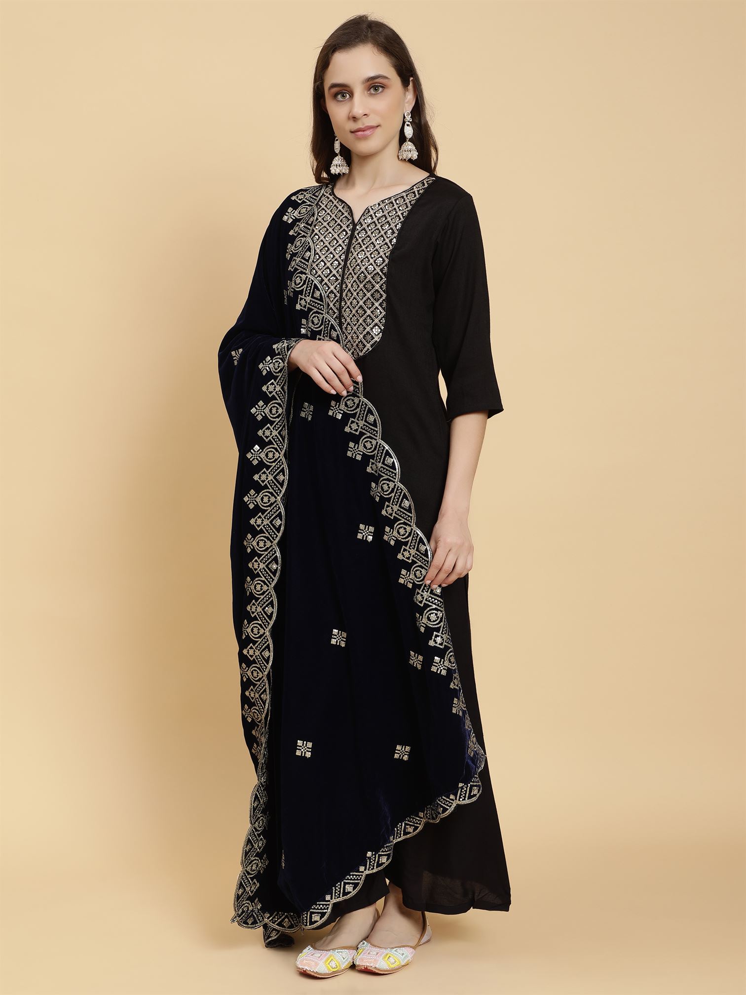 navy-blue-embellished-velvet-dupatta-mcrcvd7206-moda-chales-4