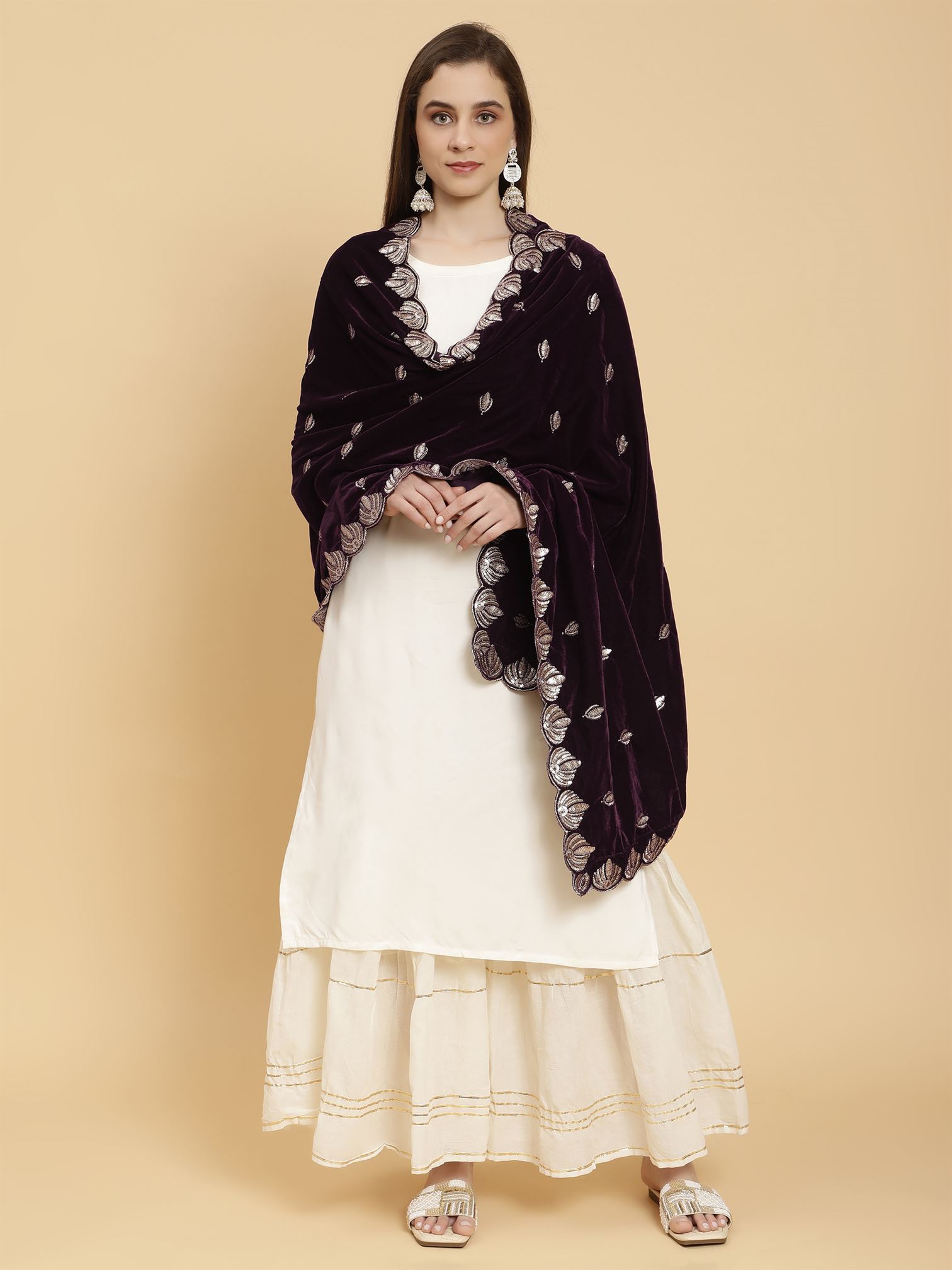 burgundy-embellished-velvet-dupatta-mcrcvd7212-moda-chales-3