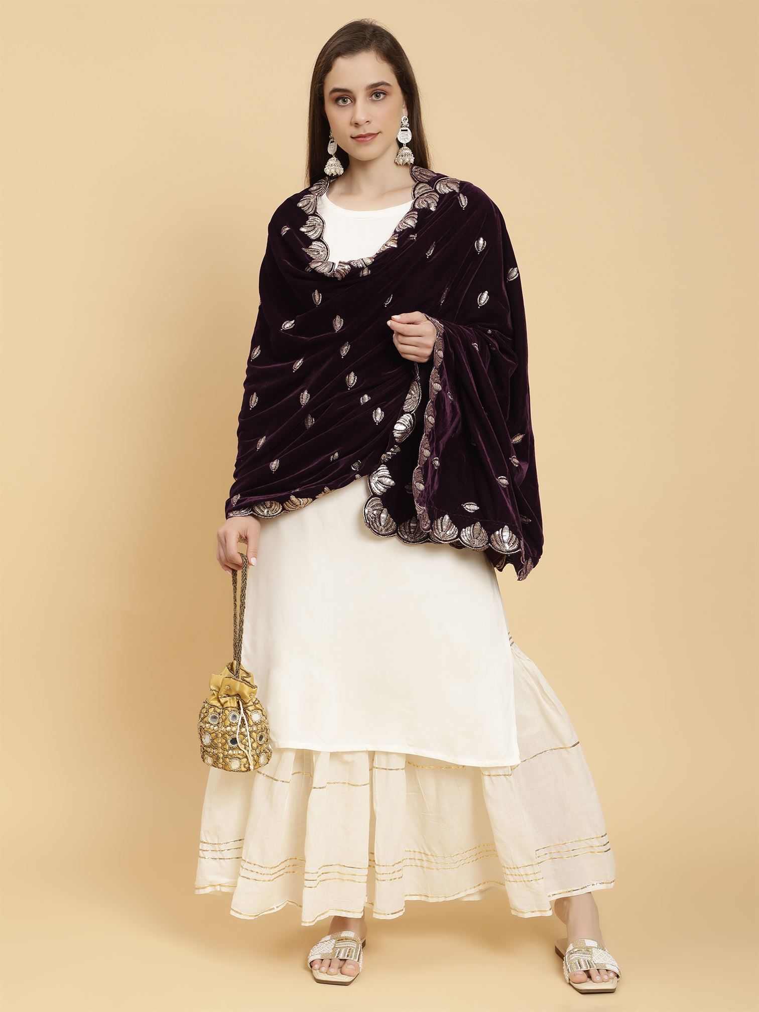 burgundy-embellished-velvet-dupatta-mcrcvd7212-moda-chales-6