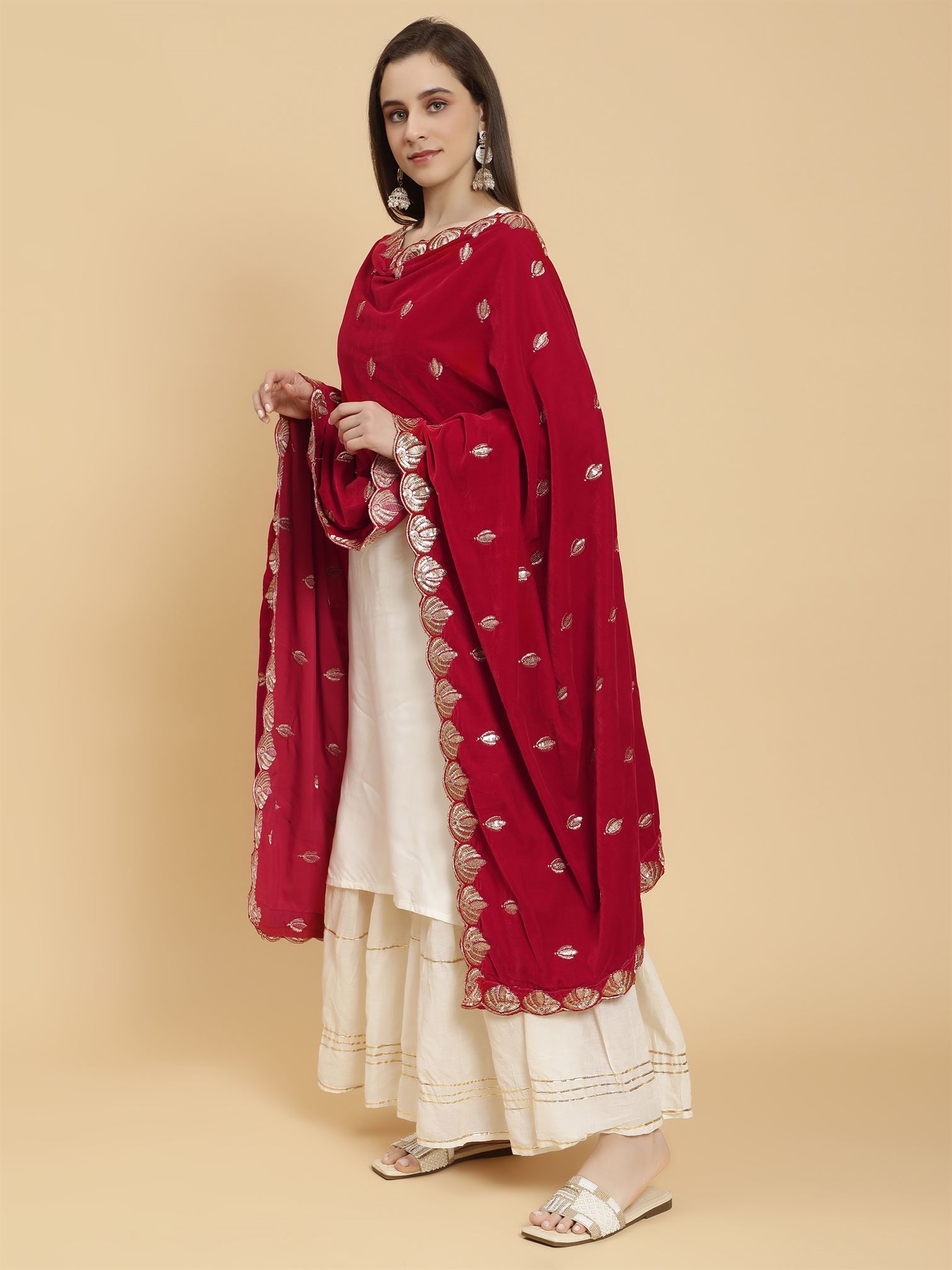 red-embellished-velvet-dupatta-mcrcvd7213-moda-chales-4