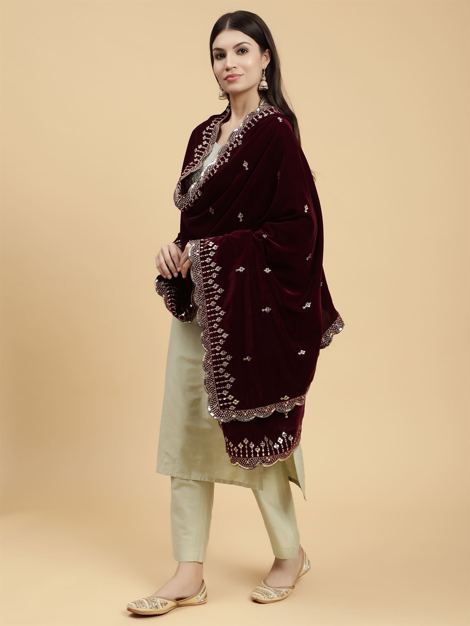 burgundy-embellished-velvet-dupatta-mcrcvd7222-moda-chales-7