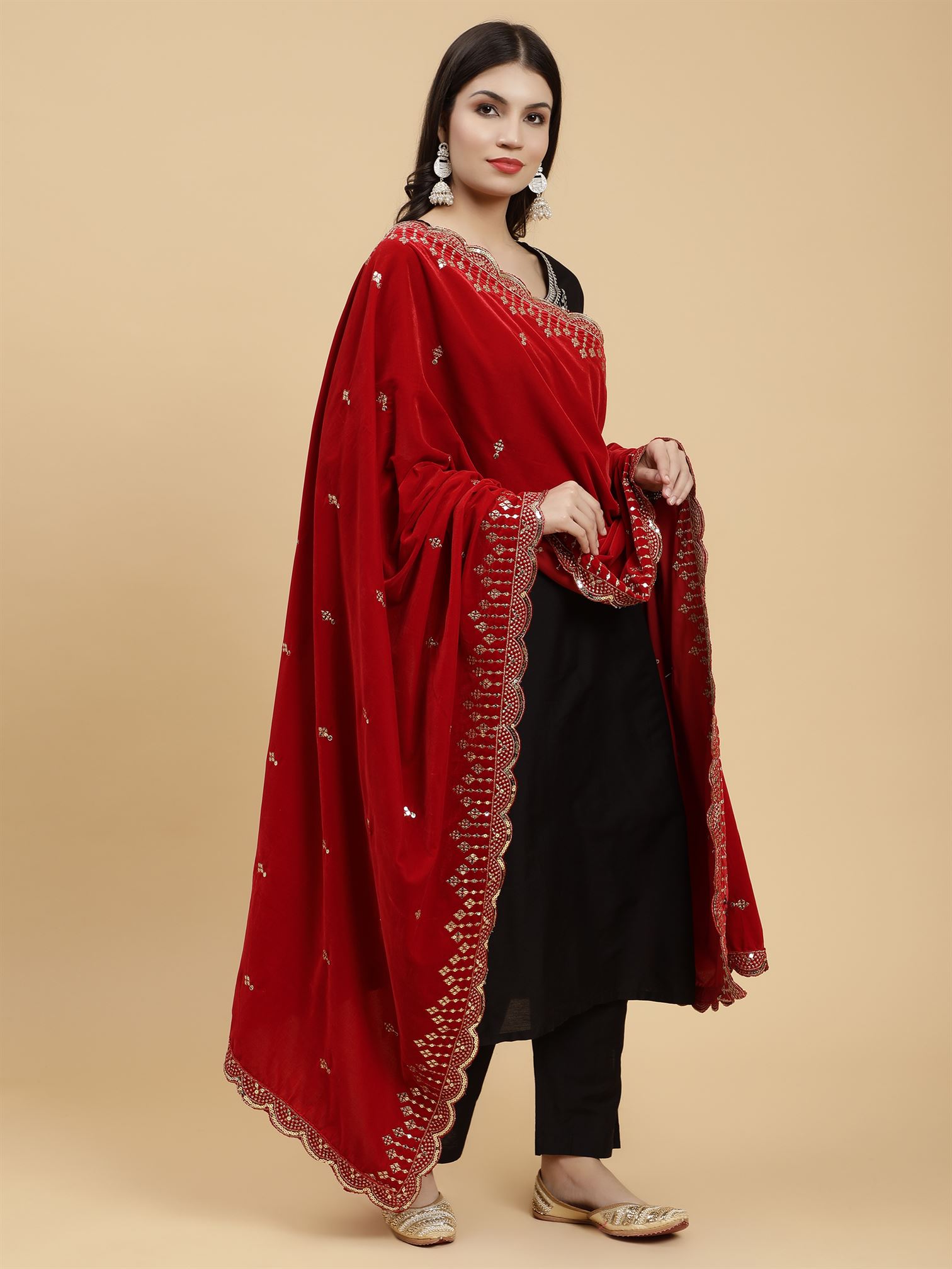 red-embellished-velvet-dupatta-mcrcvd7223-moda-chales-5