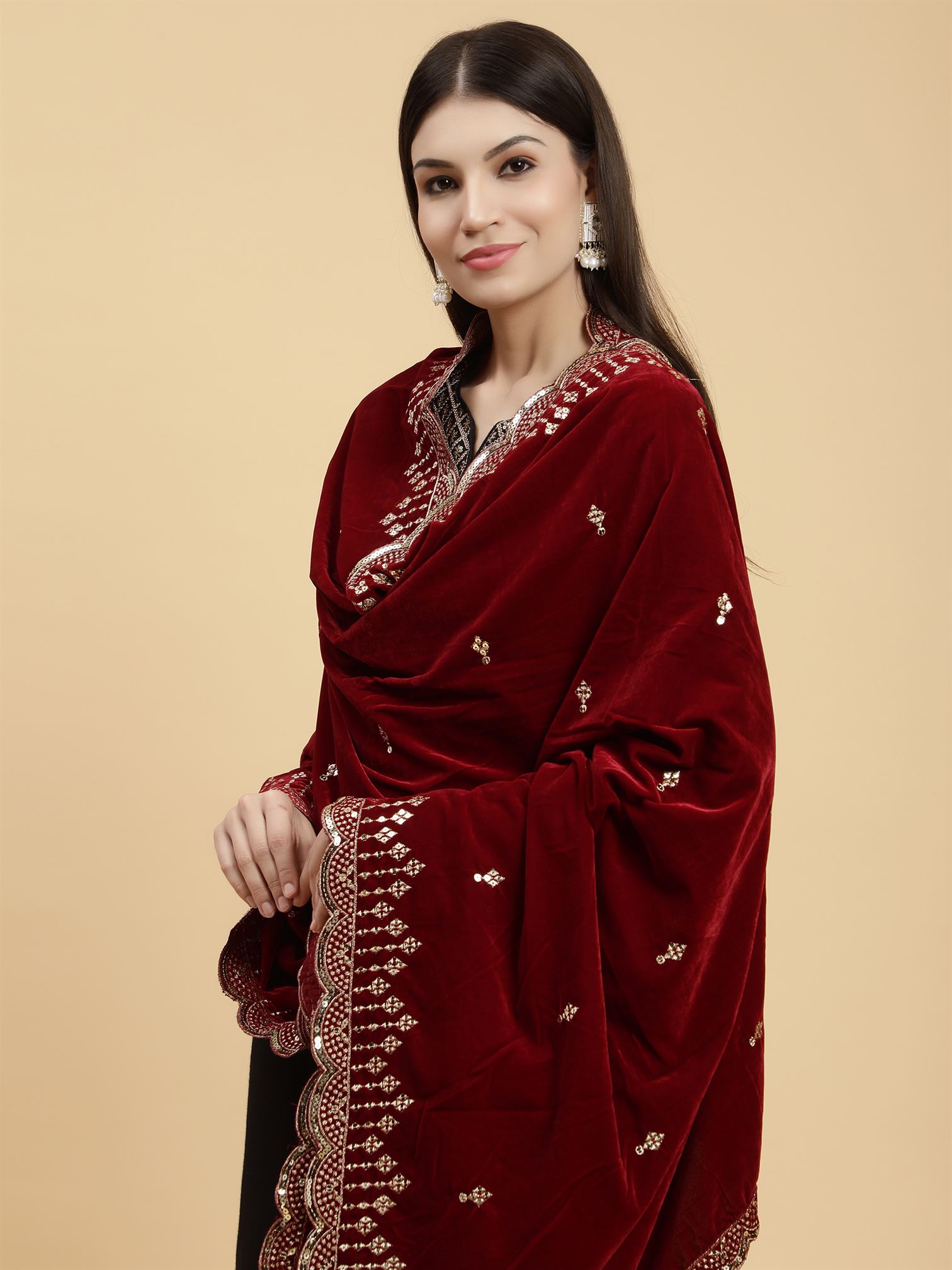 maroon-embellished-velvet-dupatta-mcrcvd7224-moda-chales-3