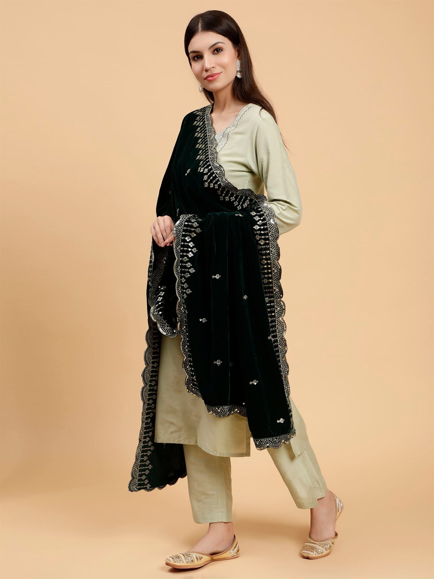 green-embellished-velvet-dupatta-mcrcvd7227-moda-chales-5