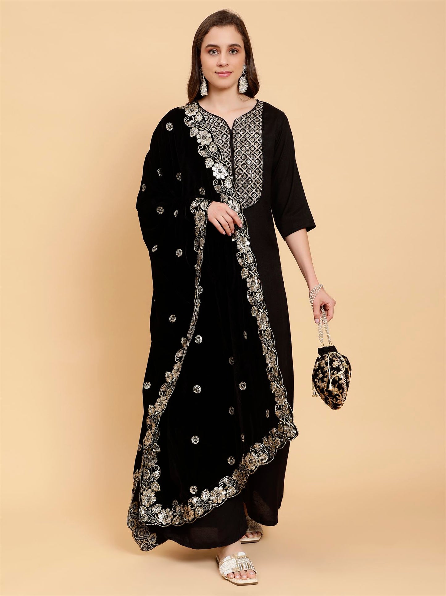 black-embellished-velvet-dupatta-mcrcvd7231-moda-chales-5