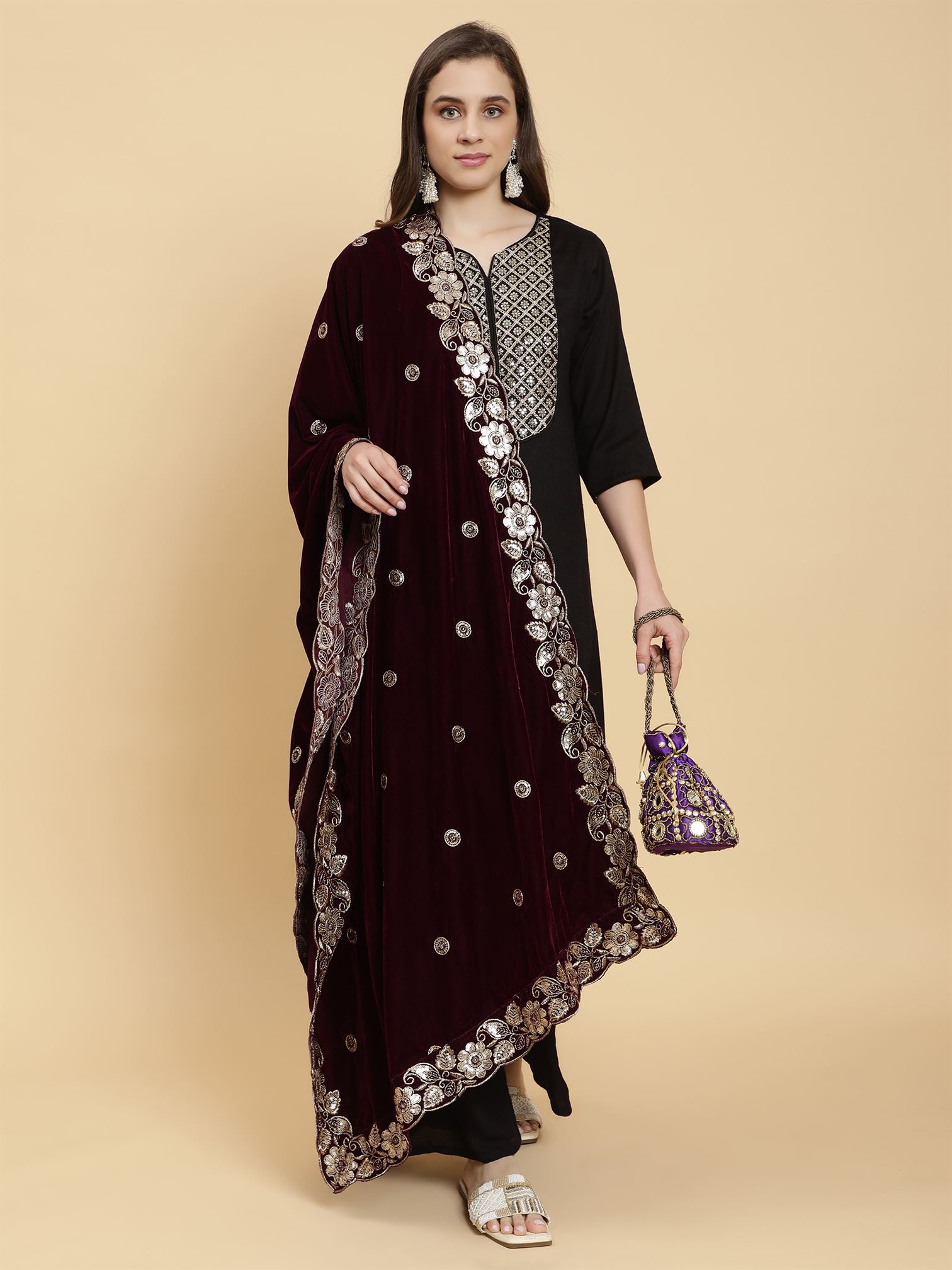 burgundy-embellished-velvet-dupatta-mcrcvd7232-moda-chales-6