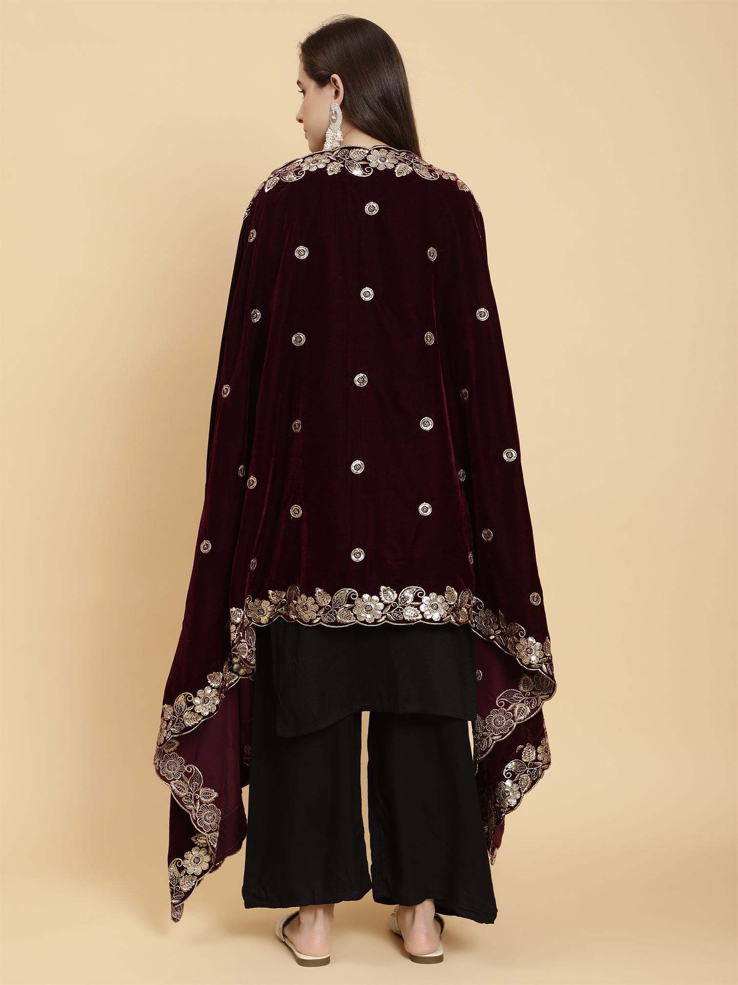 burgundy-embellished-velvet-dupatta-mcrcvd7232-moda-chales-7