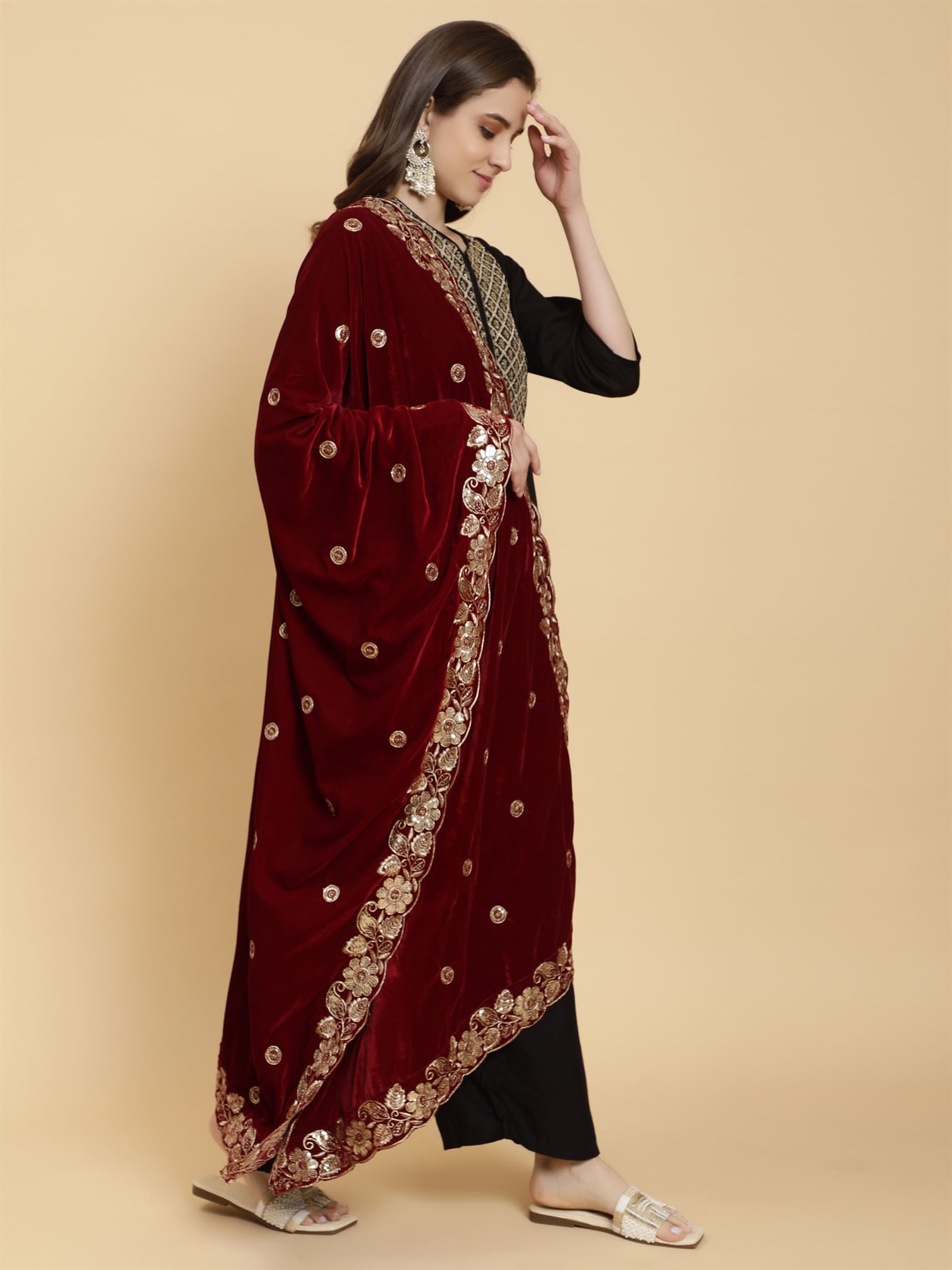 maroon-embellished-velvet-dupatta-mcrcvd7234-moda-chales-3