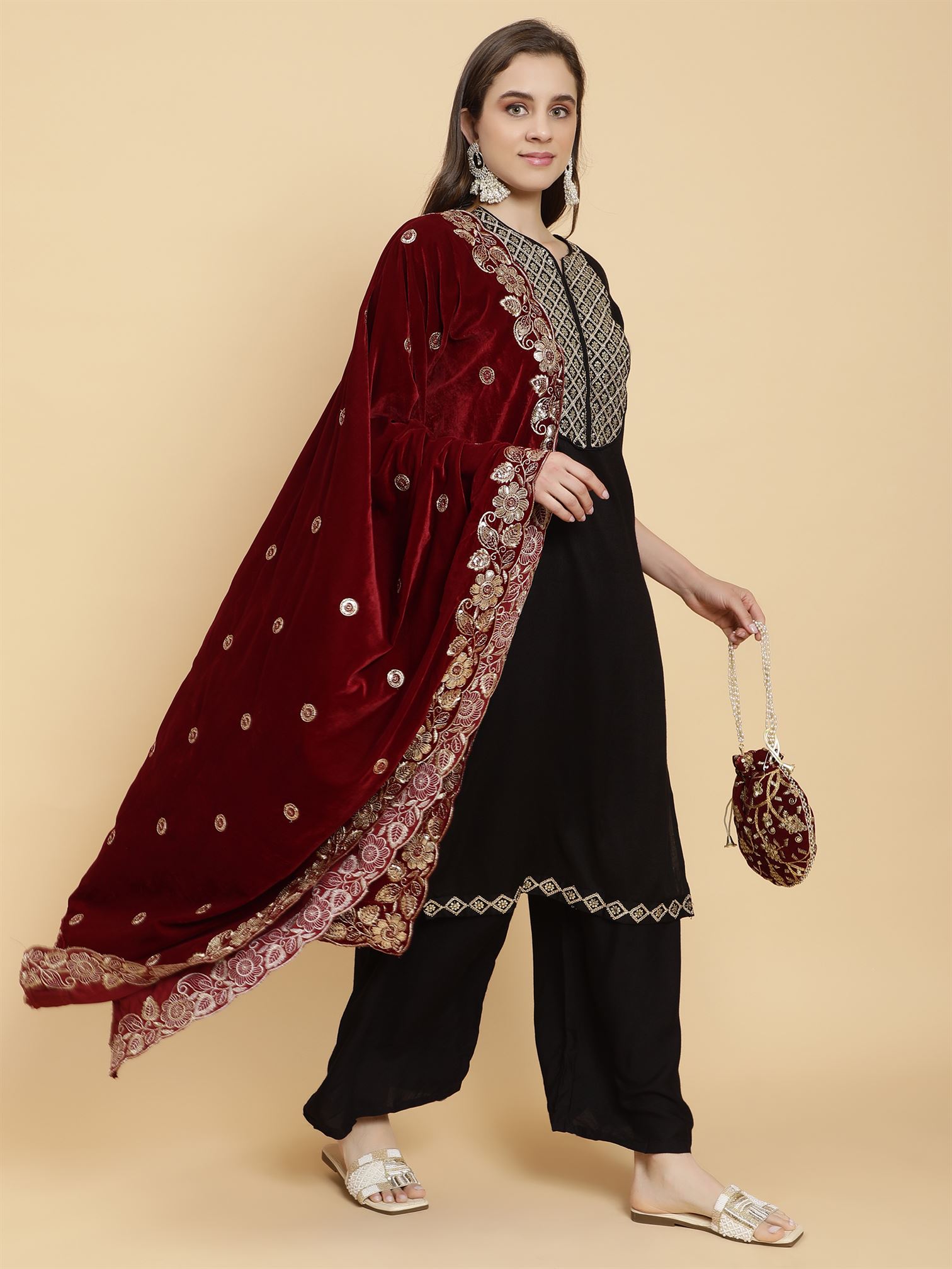 maroon-embellished-velvet-dupatta-mcrcvd7234-moda-chales-4