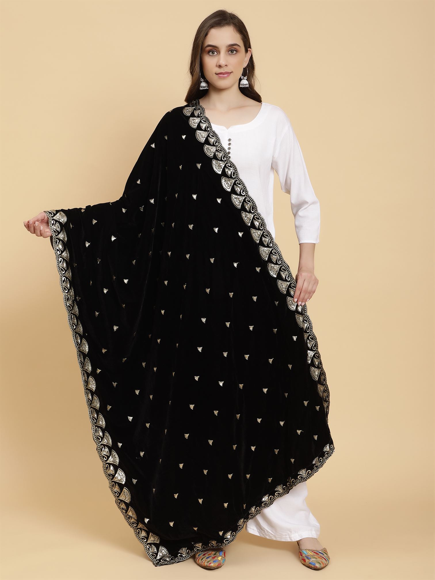 black-embellished-velvet-dupatta-MCRCVD7241