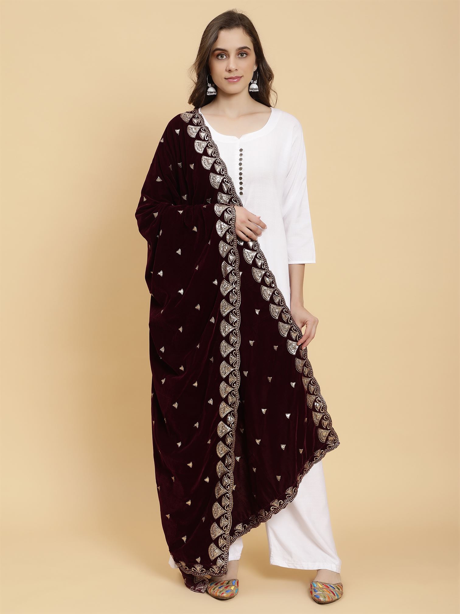 burgundy-embellished-velvet-dupatta-mcrcvd7242-moda-chales-4