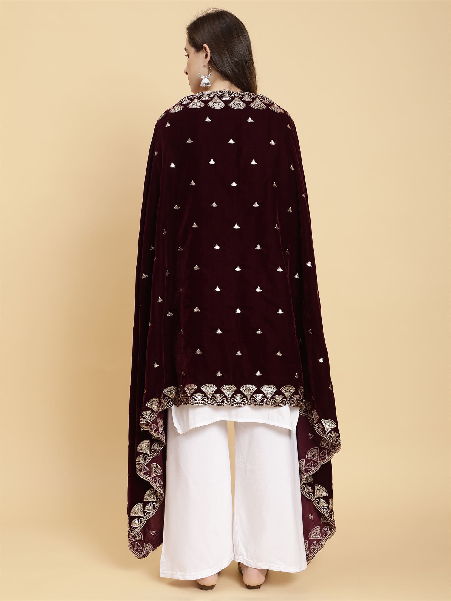 burgundy-embellished-velvet-dupatta-mcrcvd7242-moda-chales-7