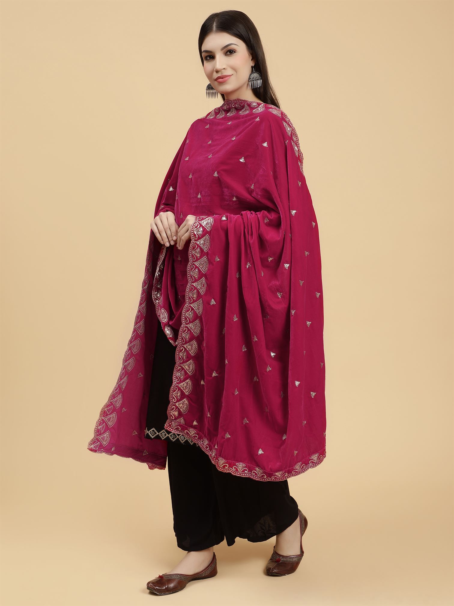 magenta-embellished-velvet-dupatta-mcrcvd7245-moda-chales-5