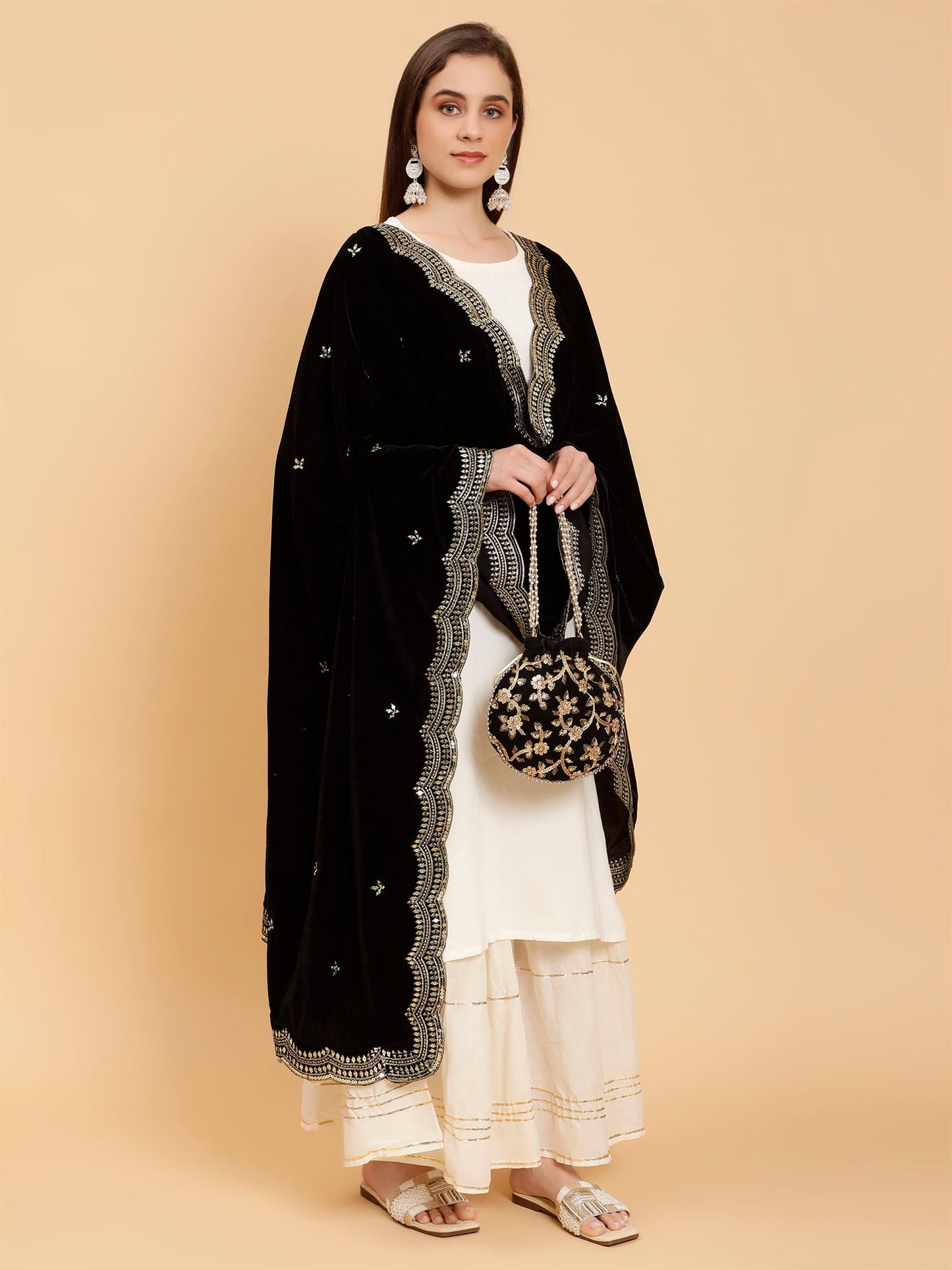 black-embellished-velvet-dupatta-mcrcvd7251-moda-chales-5