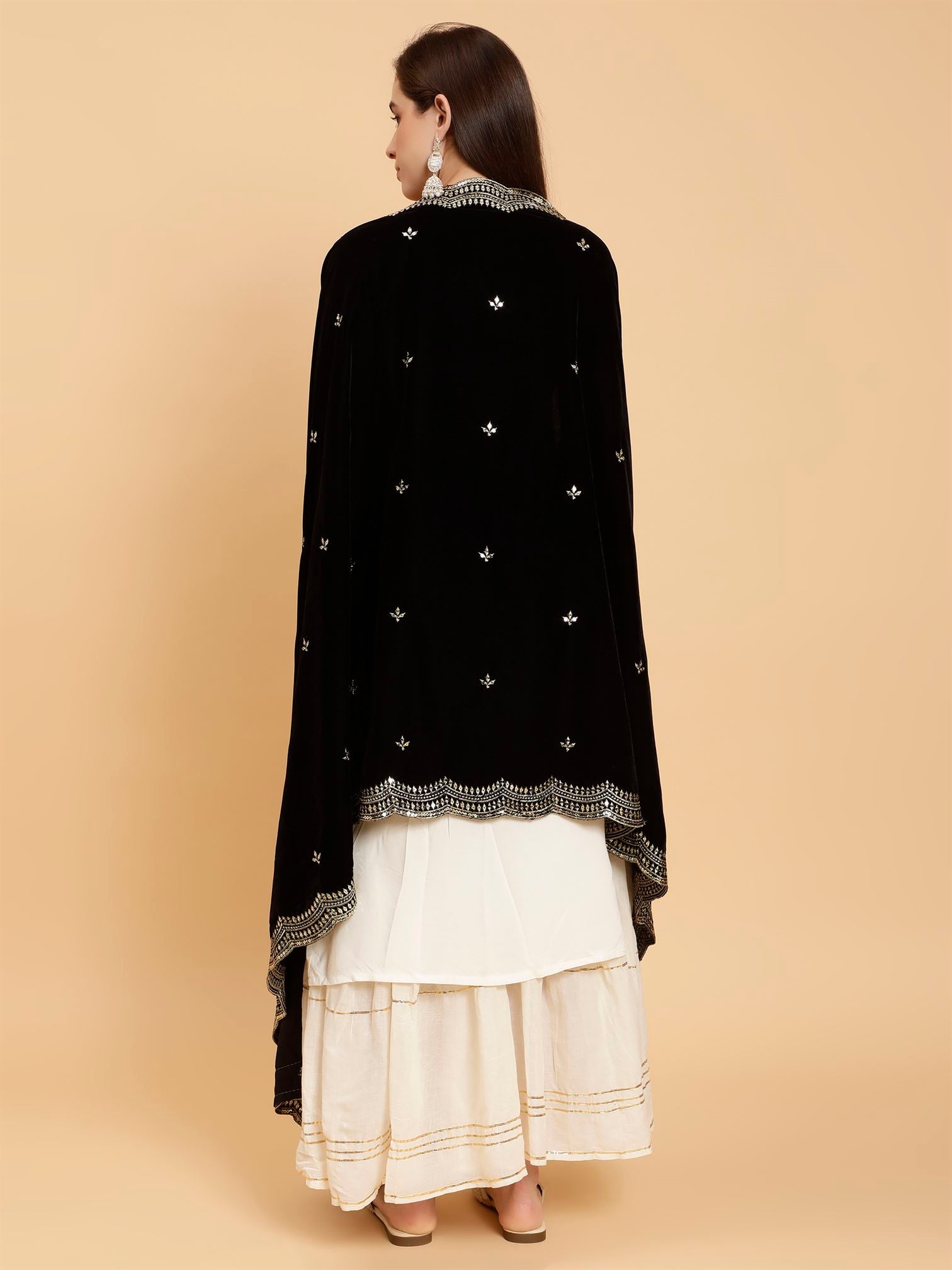 black-embellished-velvet-dupatta-mcrcvd7251-moda-chales-6