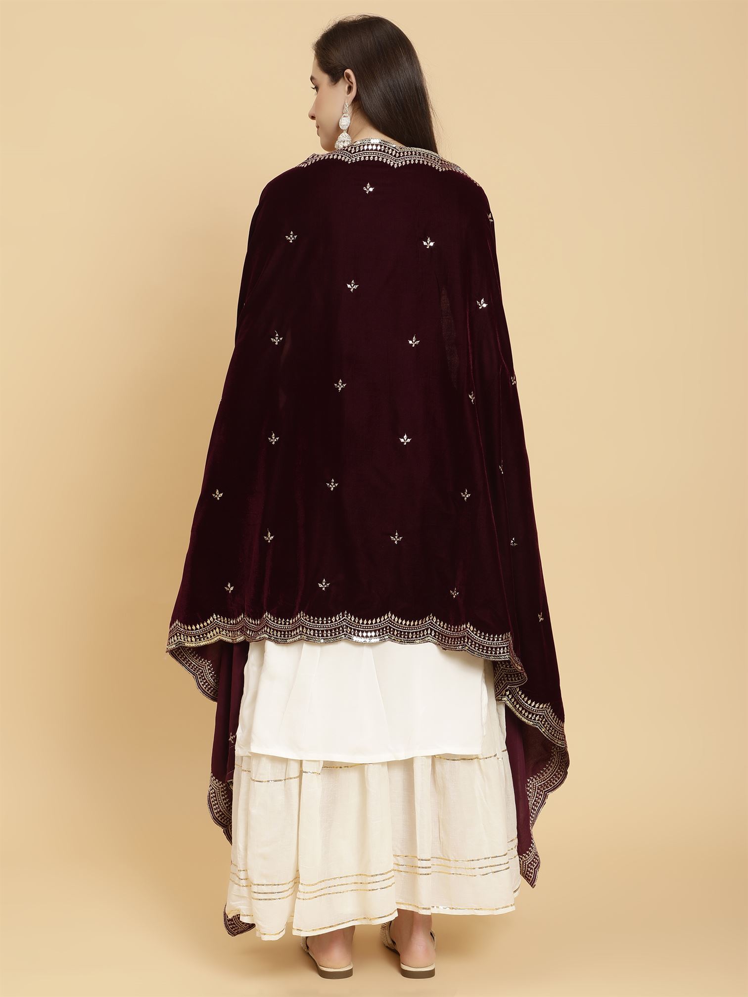 burgundy-embellished-velvet-dupatta-mcrcvd7252-moda-chales-6