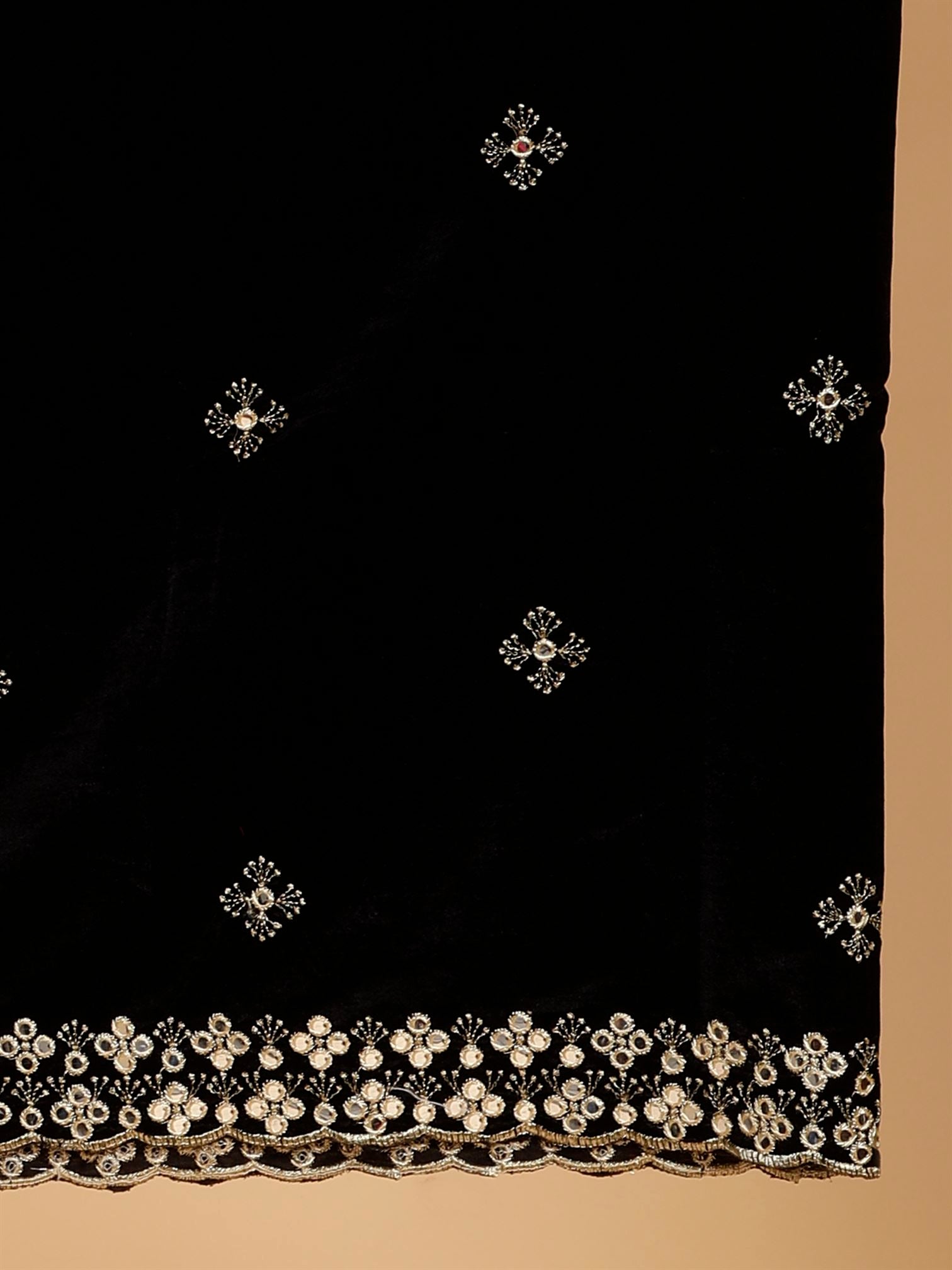 black-embellished-velvet-dupatta-mcrcvd7261-moda-chales-6