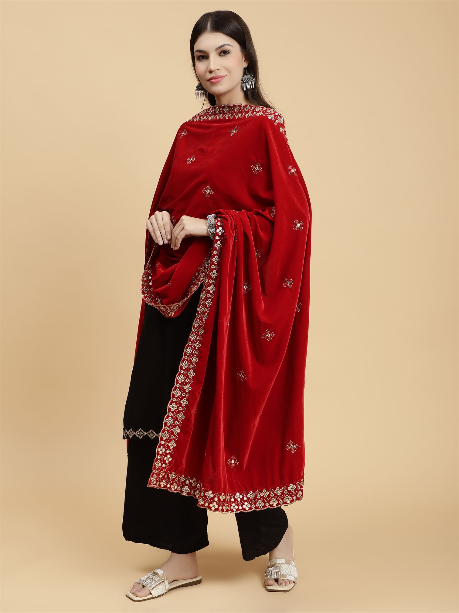 red-embellished-velvet-dupatta-mcrcvd7263-moda-chales-2