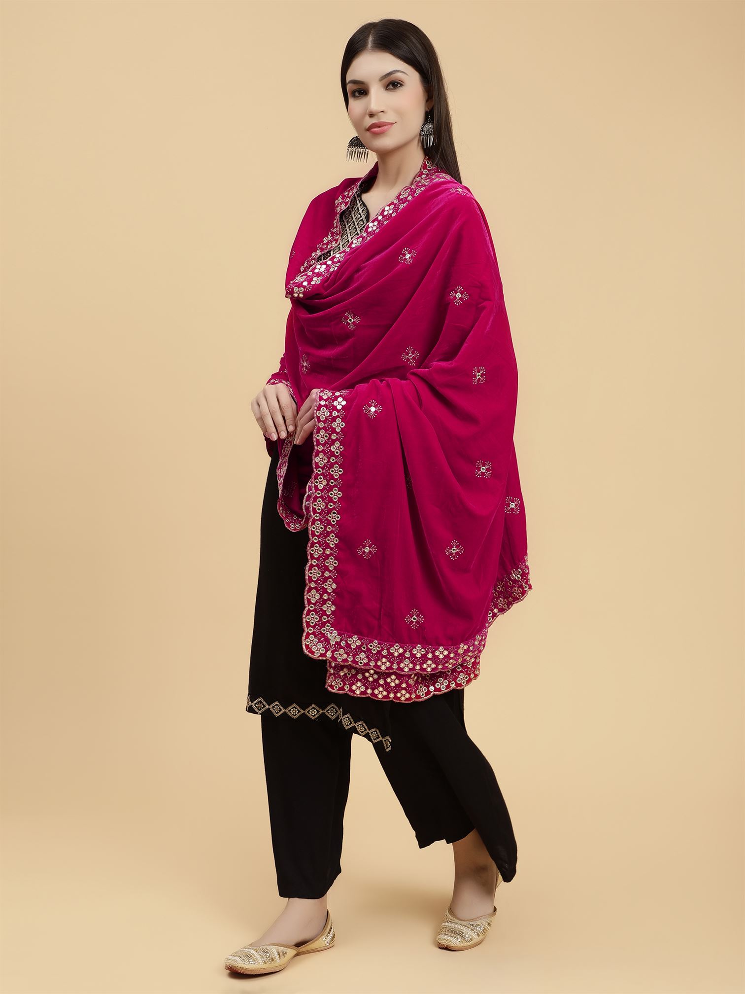 magenta-embellished-velvet-dupatta-mcrcvd7265-moda-chales-4