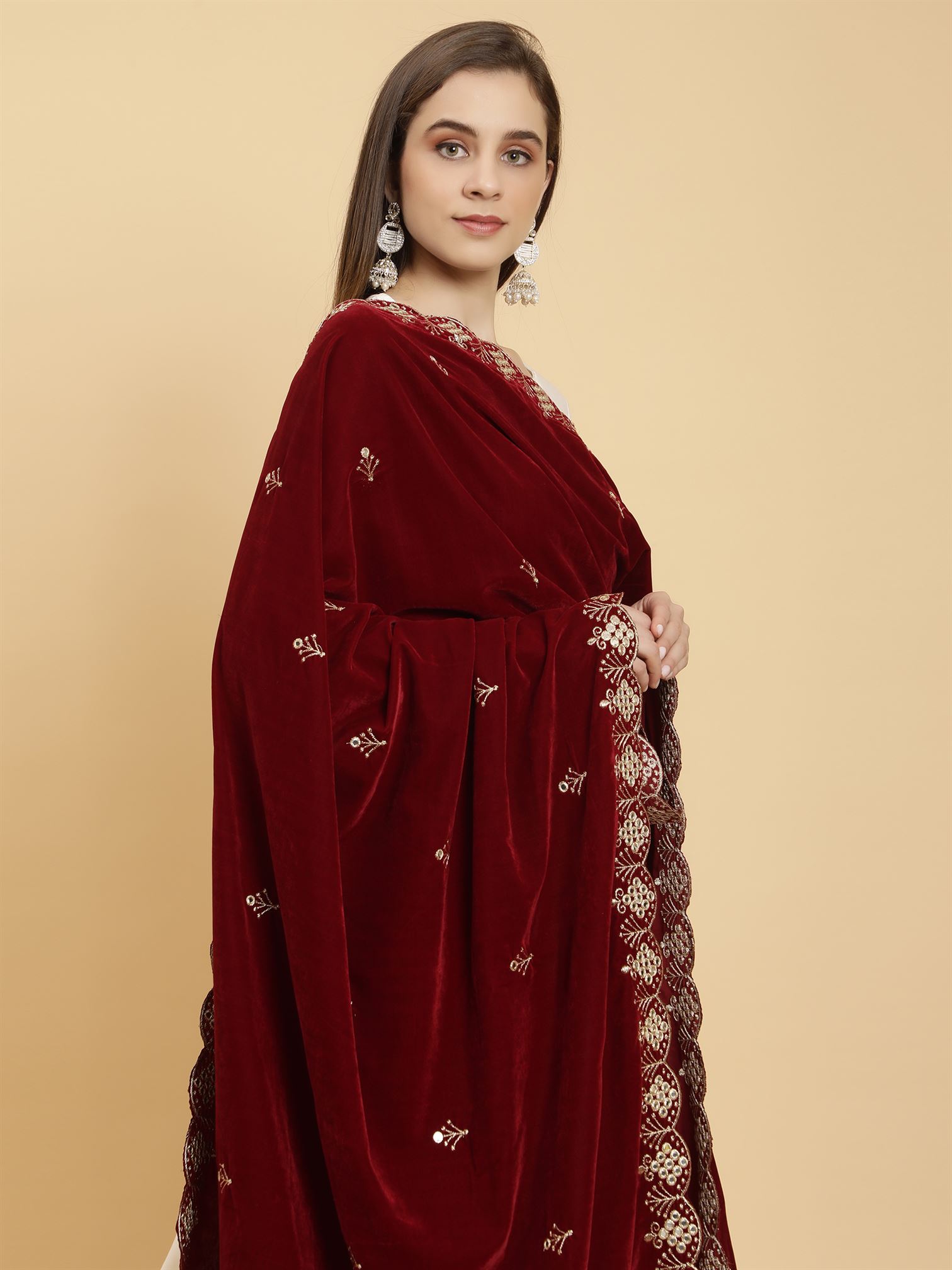 maroon-embellished-velvet-dupatta-mcrcvd7274-moda-chales-7