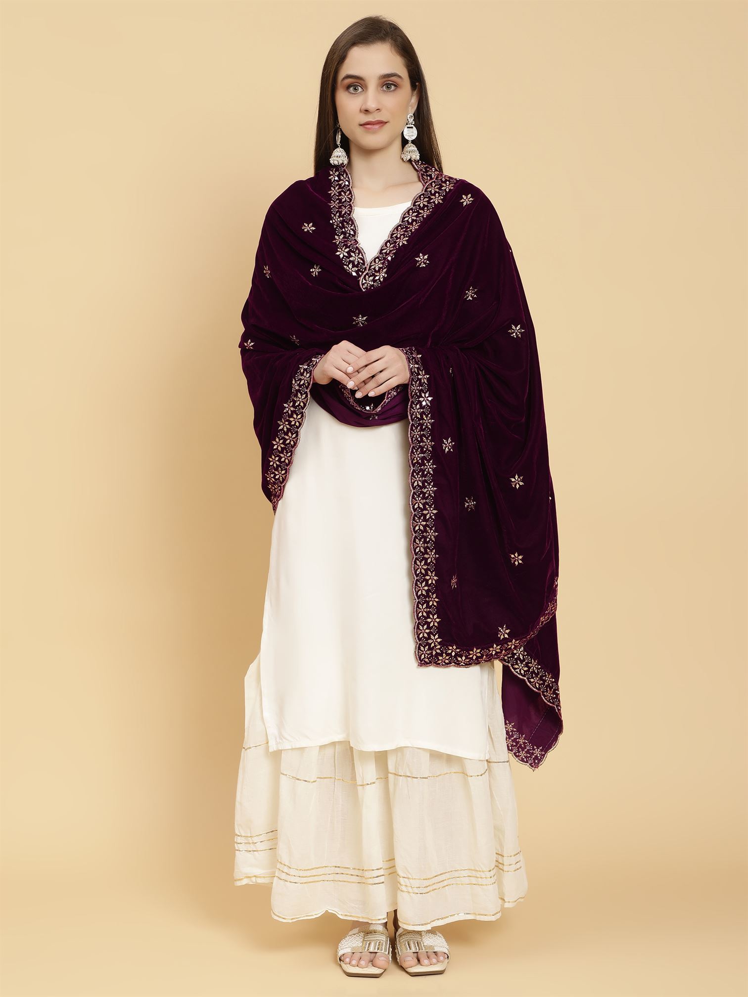 burgundy-embellished-velvet-dupatta-mcrcvd7282-moda-chales-2