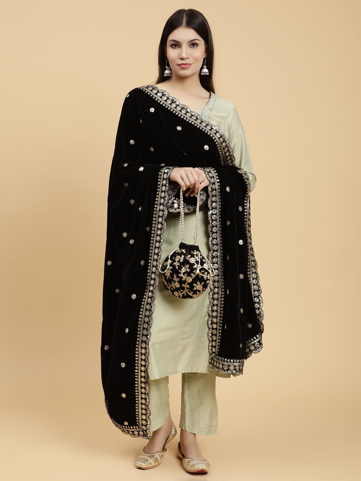 black-embellished-velvet-dupatta-mcrcvd7291-moda-chales-6