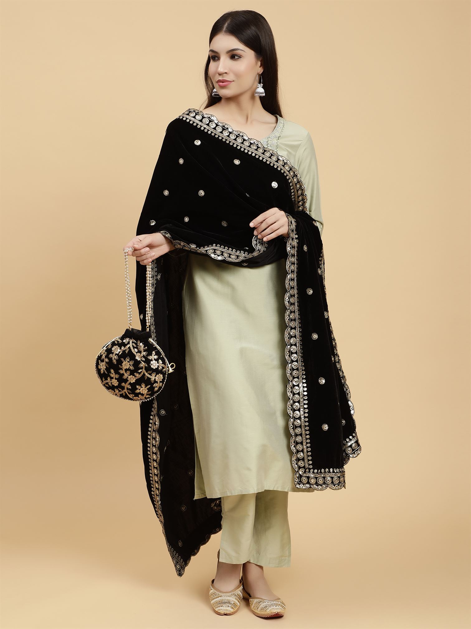 black-embellished-velvet-dupatta-mcrcvd7291-moda-chales-7