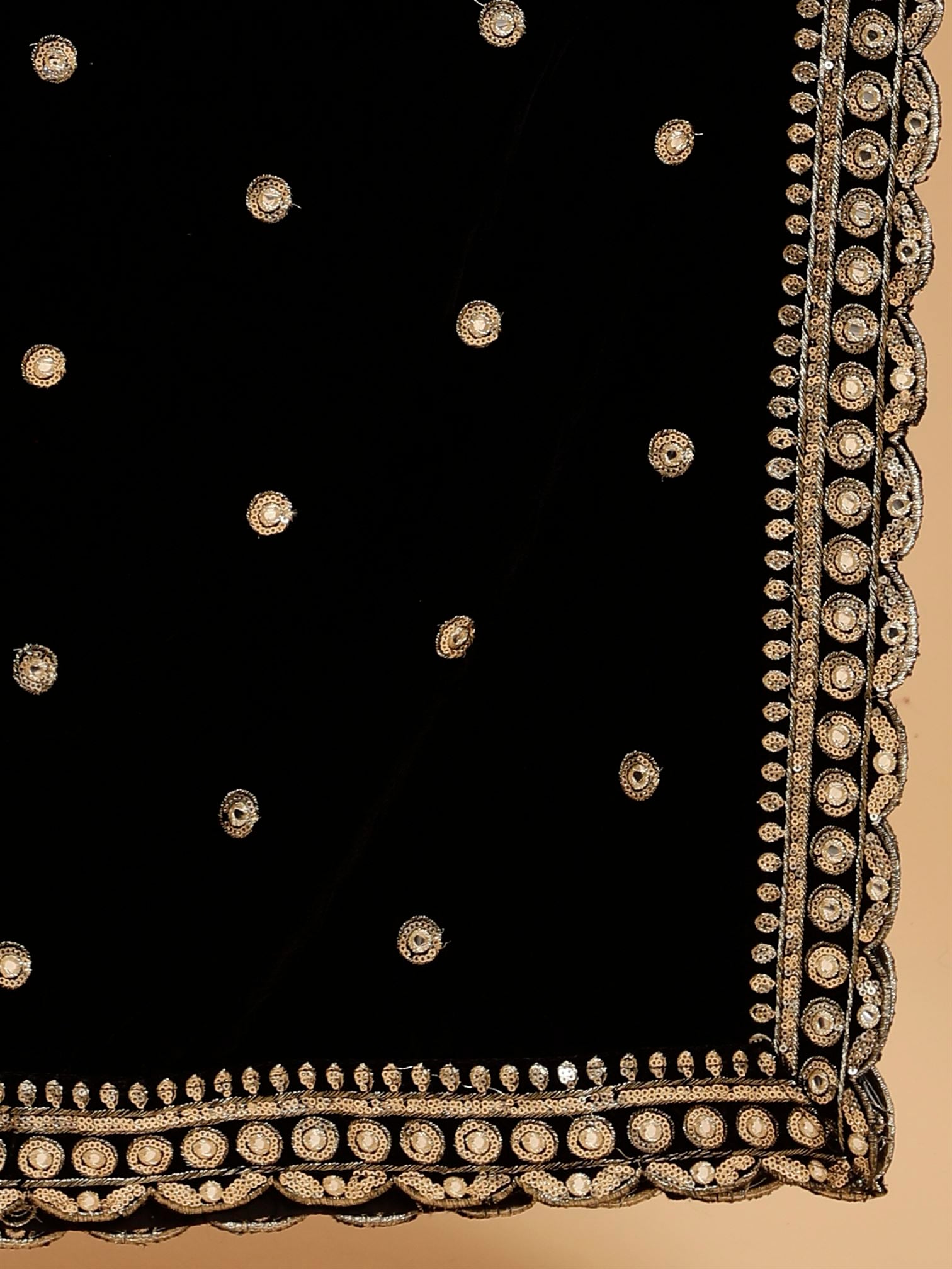 black-embellished-velvet-dupatta-mcrcvd7291-moda-chales-9