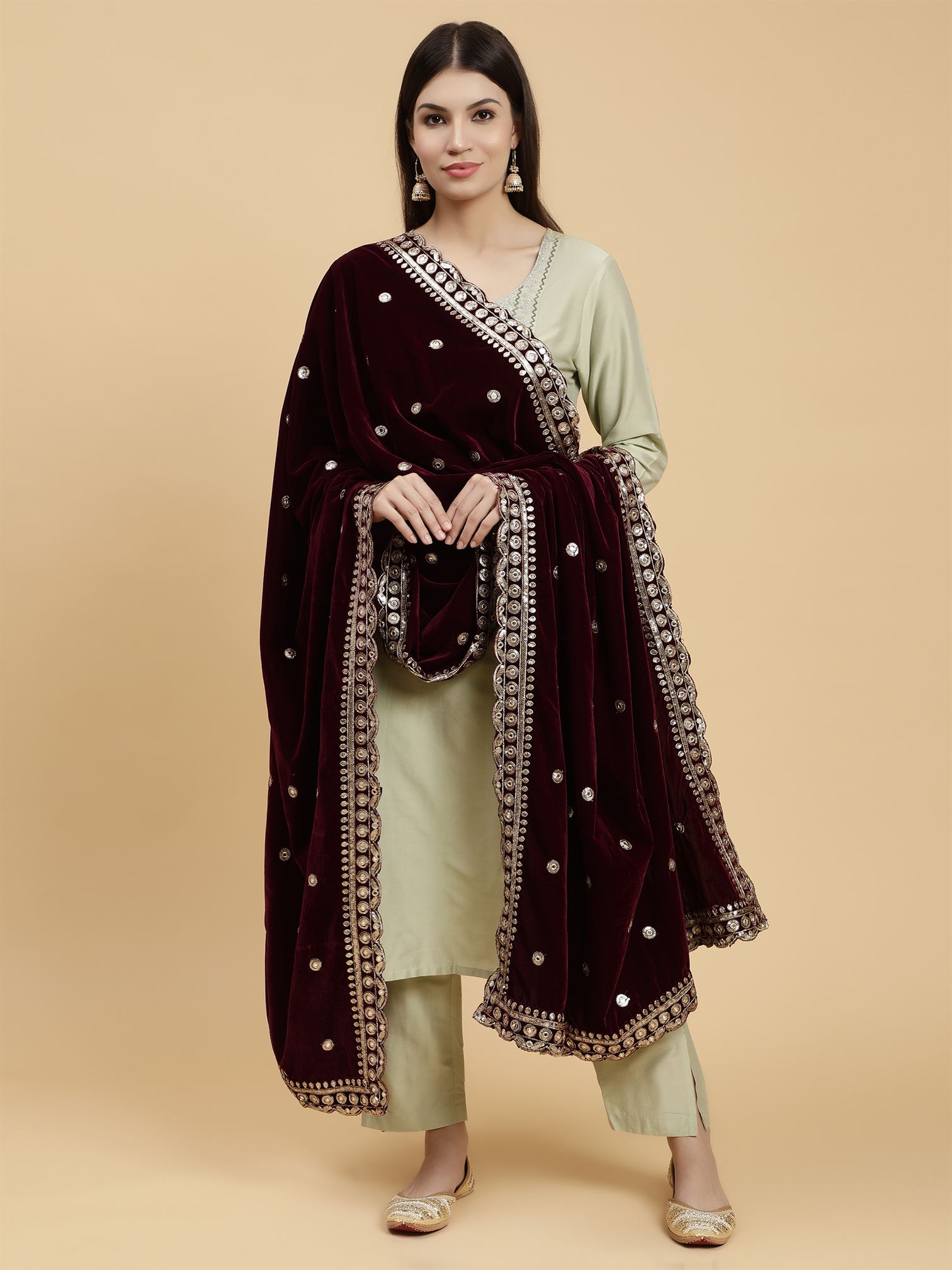 burgundy-embellished-velvet-dupatta-mcrcvd7292-moda-chales-2