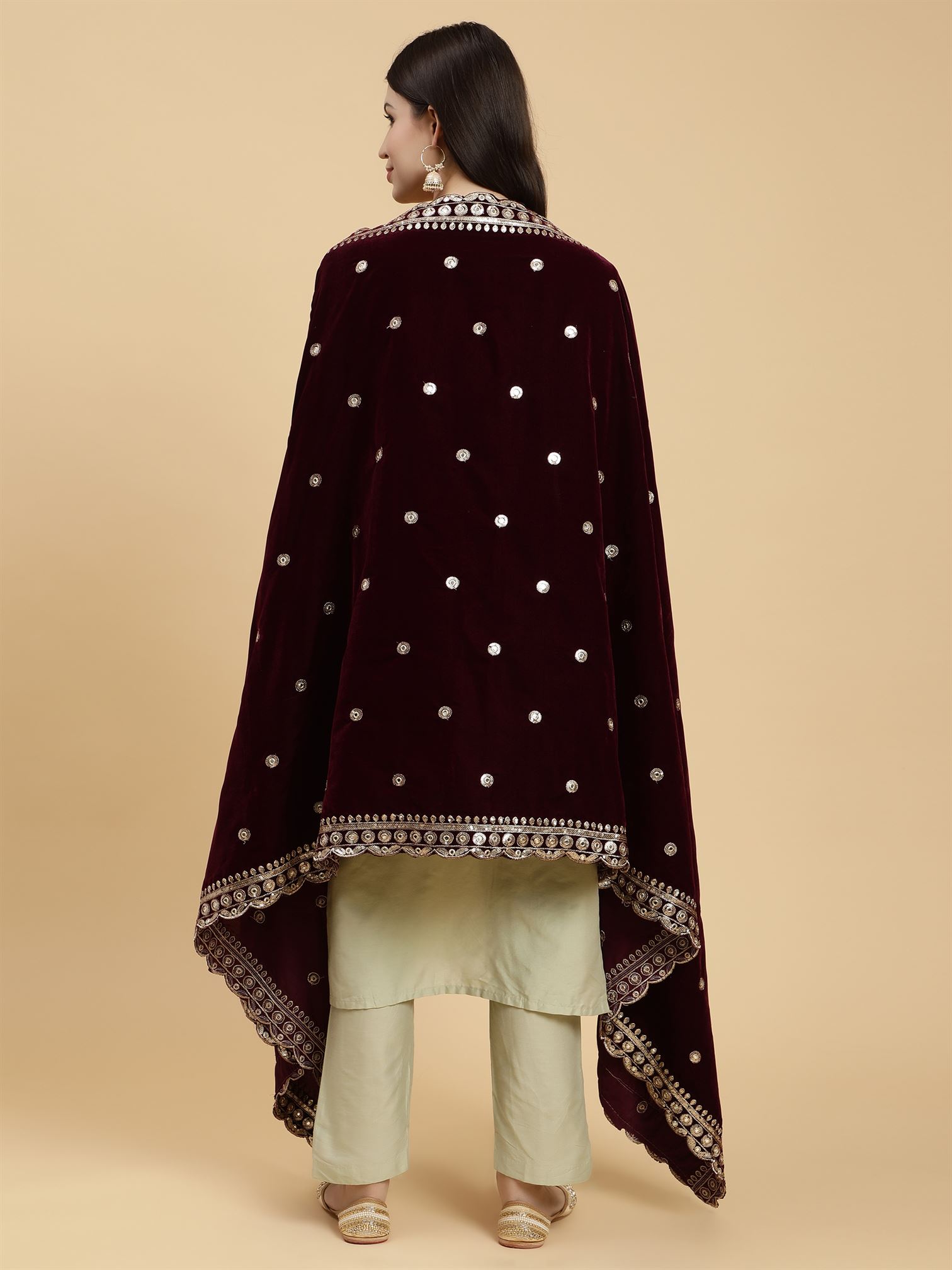 burgundy-embellished-velvet-dupatta-mcrcvd7292-moda-chales-8