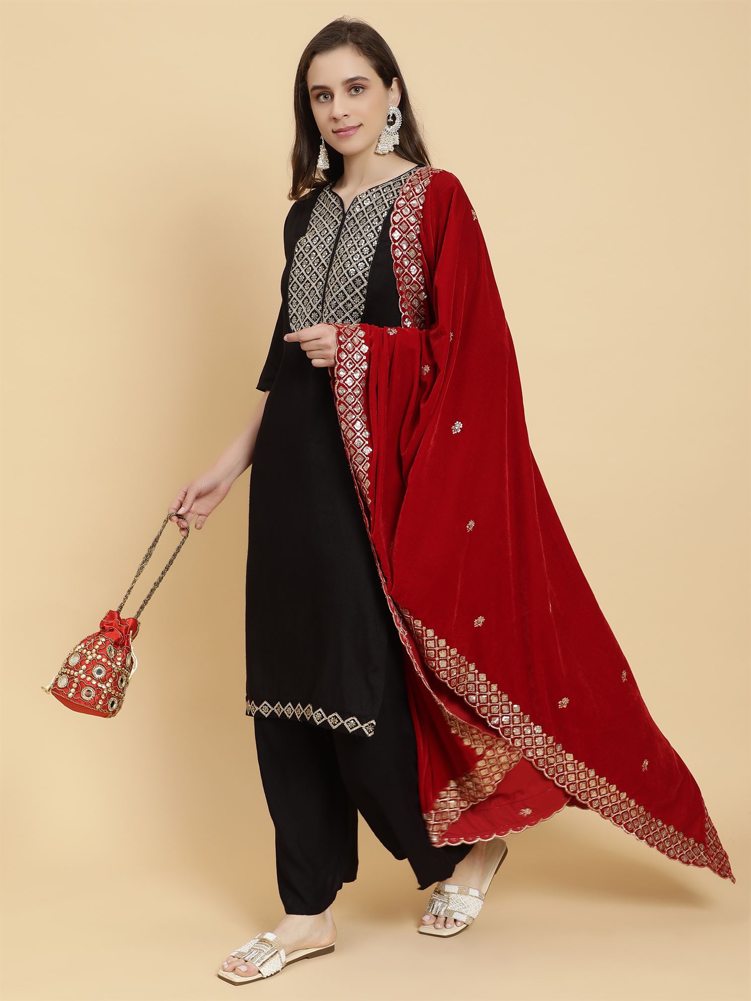 red-embellished-velvet-dupatta-mcrcvd7303-moda-chales-5