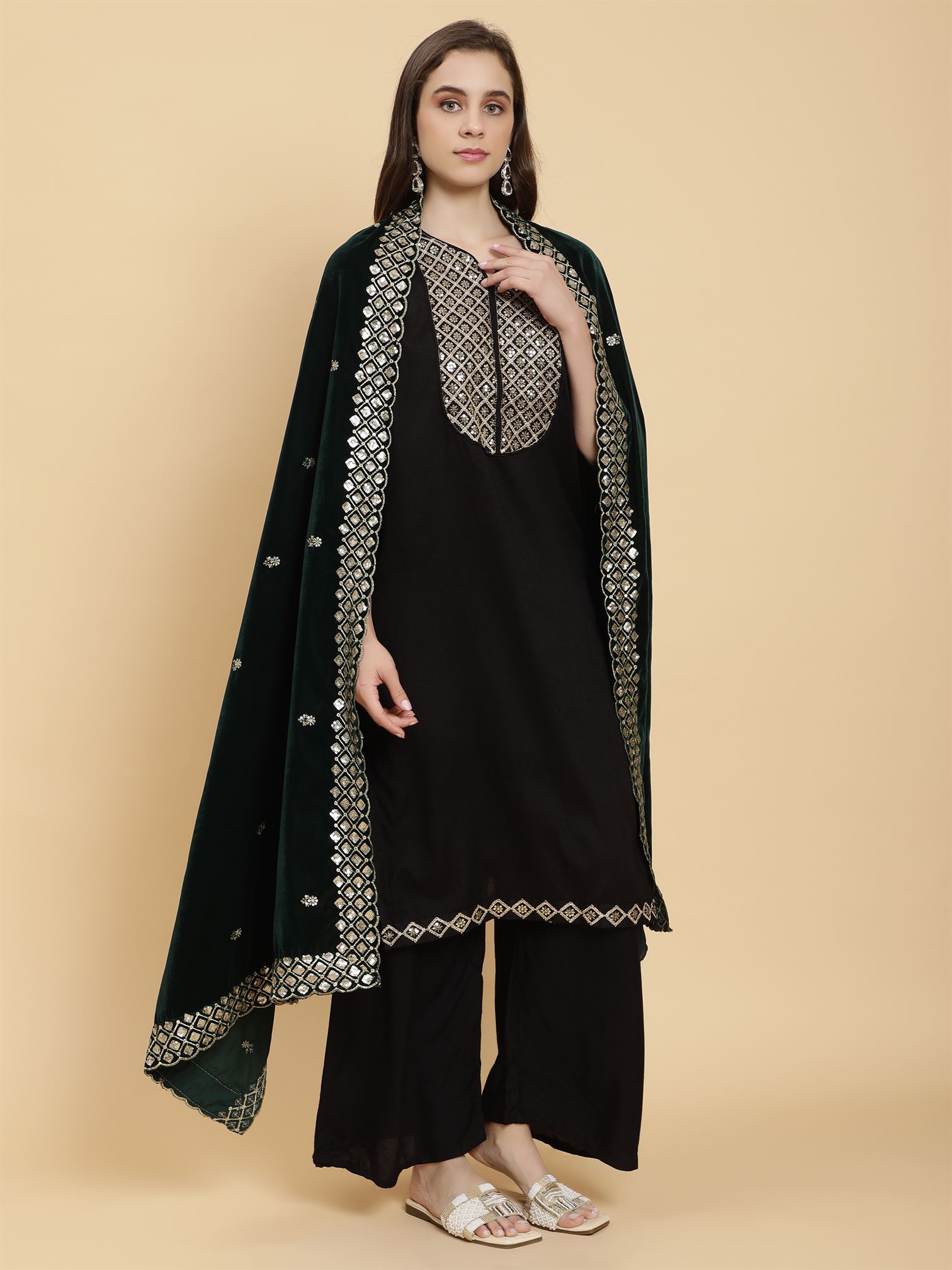 green-embellished-velvet-dupatta-mcrcvd7307-moda-chales-3