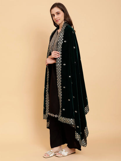 green-embellished-velvet-dupatta-mcrcvd7307-moda-chales-4