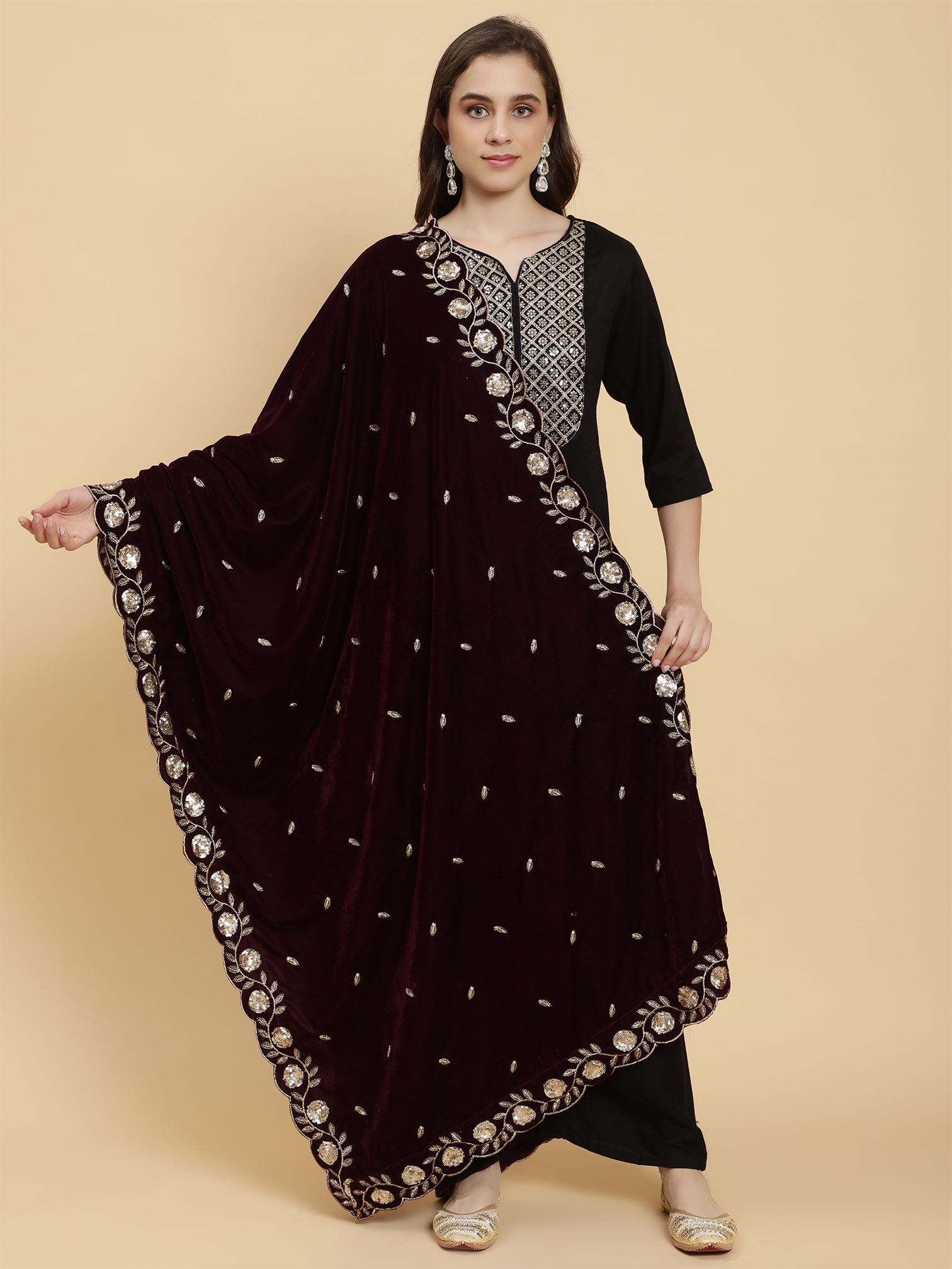 burgundy-embellished-velvet-dupatta-mcrcvd7312-moda-chales-3