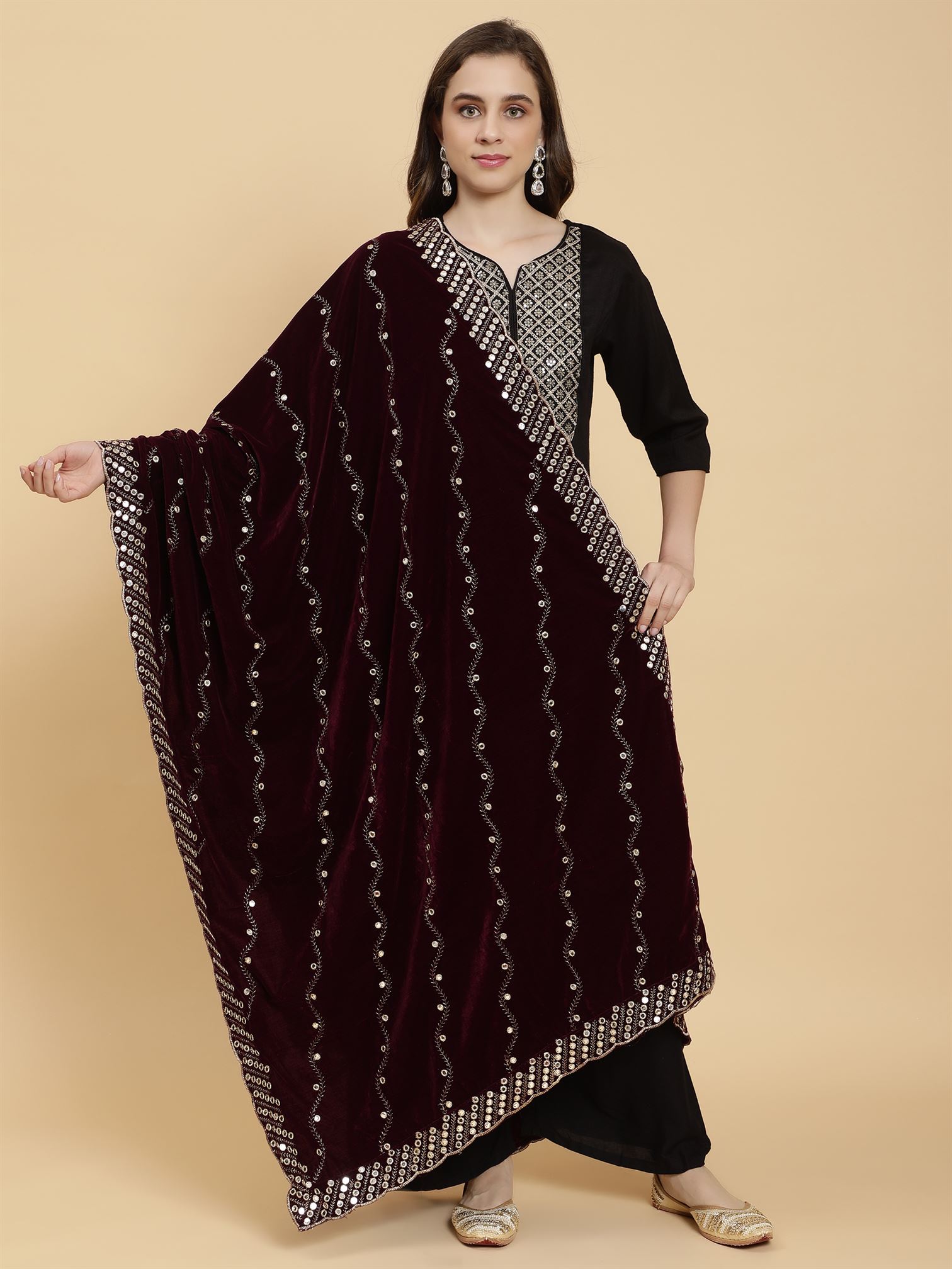 burgundy-embellished-velvet-dupatta-mcrcvd7322-moda-chales-1