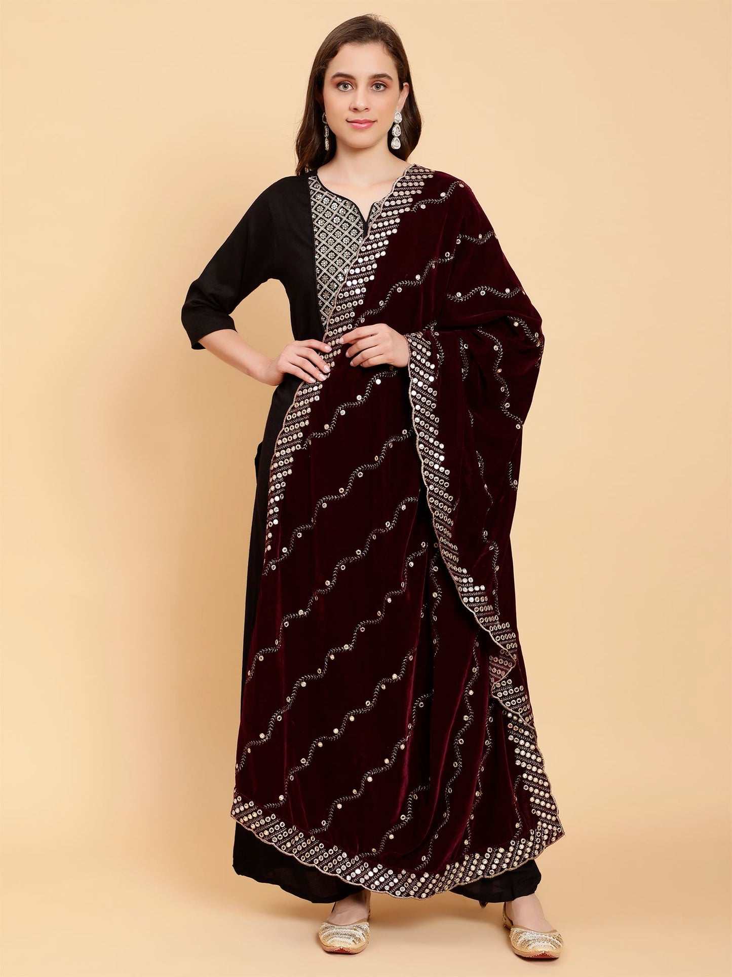 burgundy-embellished-velvet-dupatta-mcrcvd7322-moda-chales-2