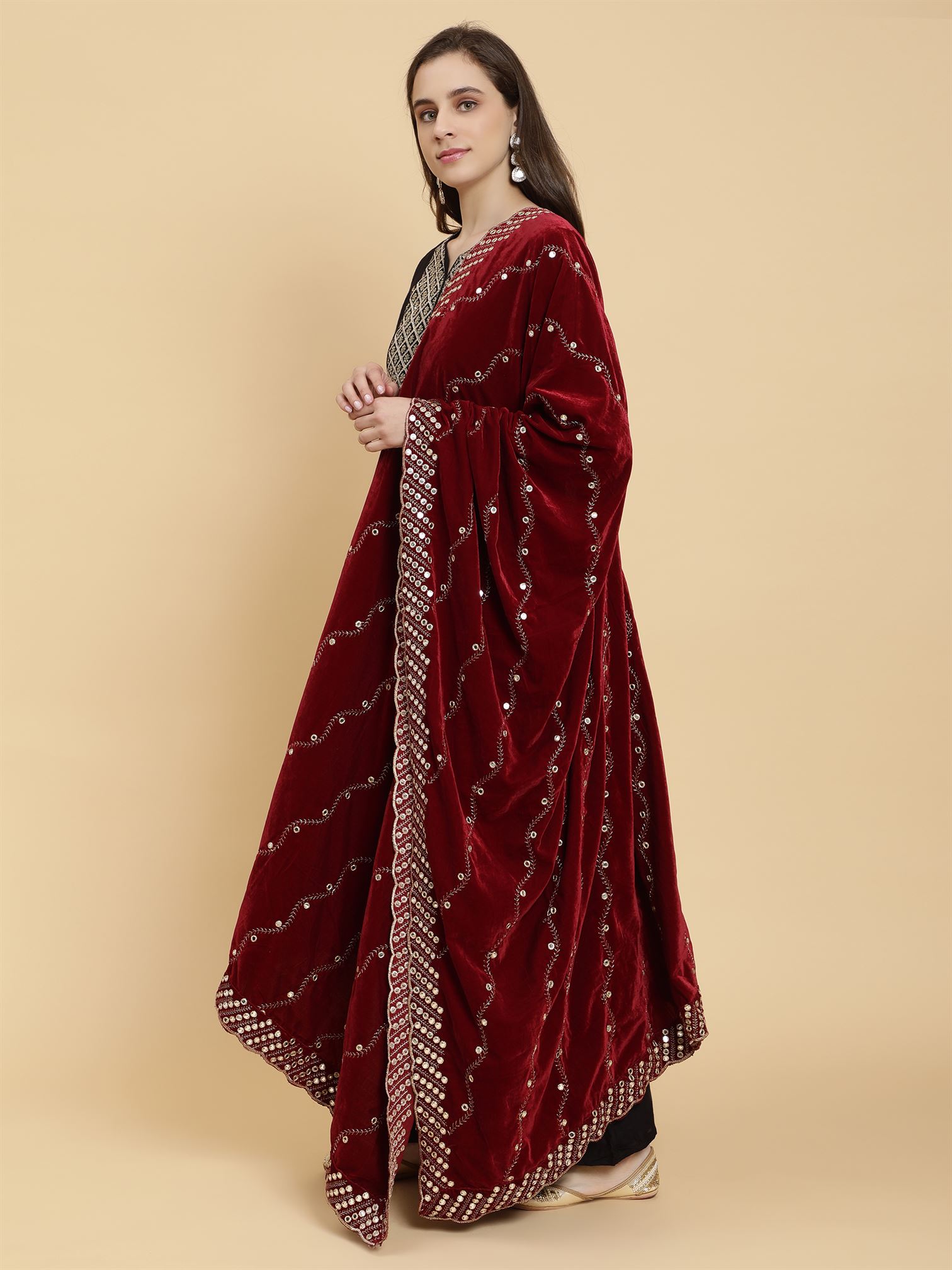 maroon-embellished-velvet-dupatta-mcrcvd7324-moda-chales-4