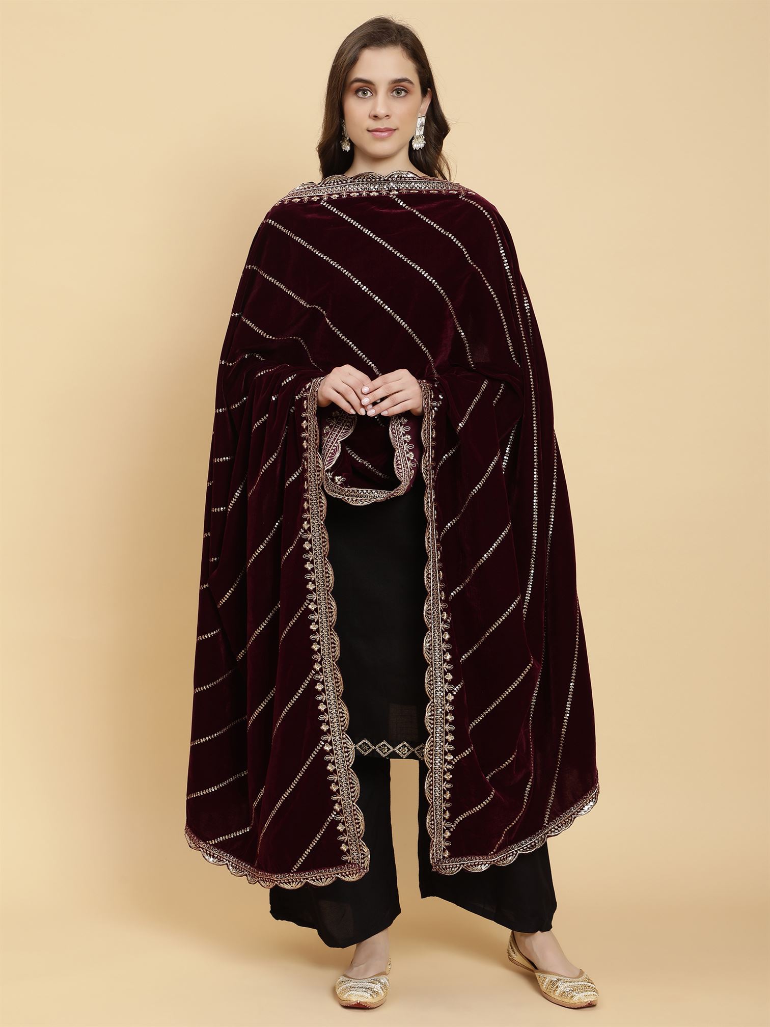 burgundy-embellished-velvet-dupatta-mcrcvd7332-moda-chales-2